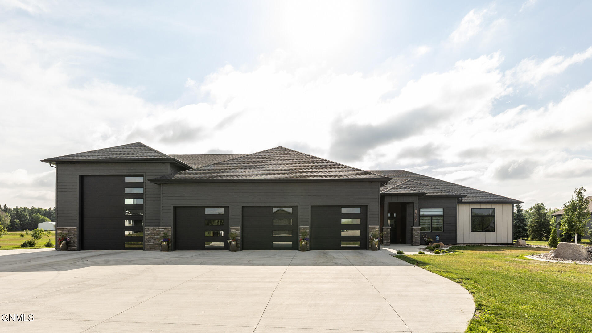 6717 Selland Loop, Bismarck, ND 58503