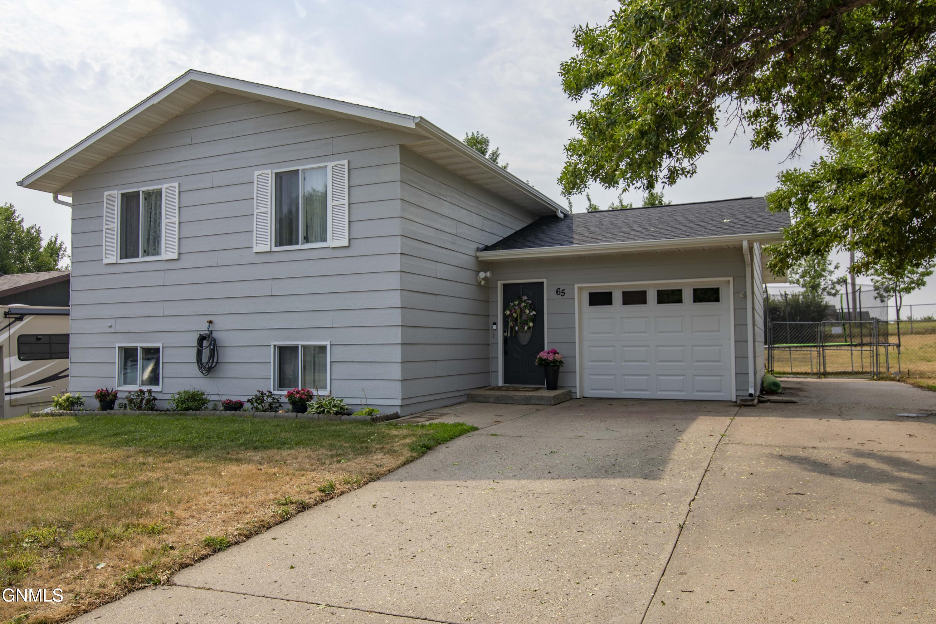 65 Custer Drive, Lincoln, ND 58504