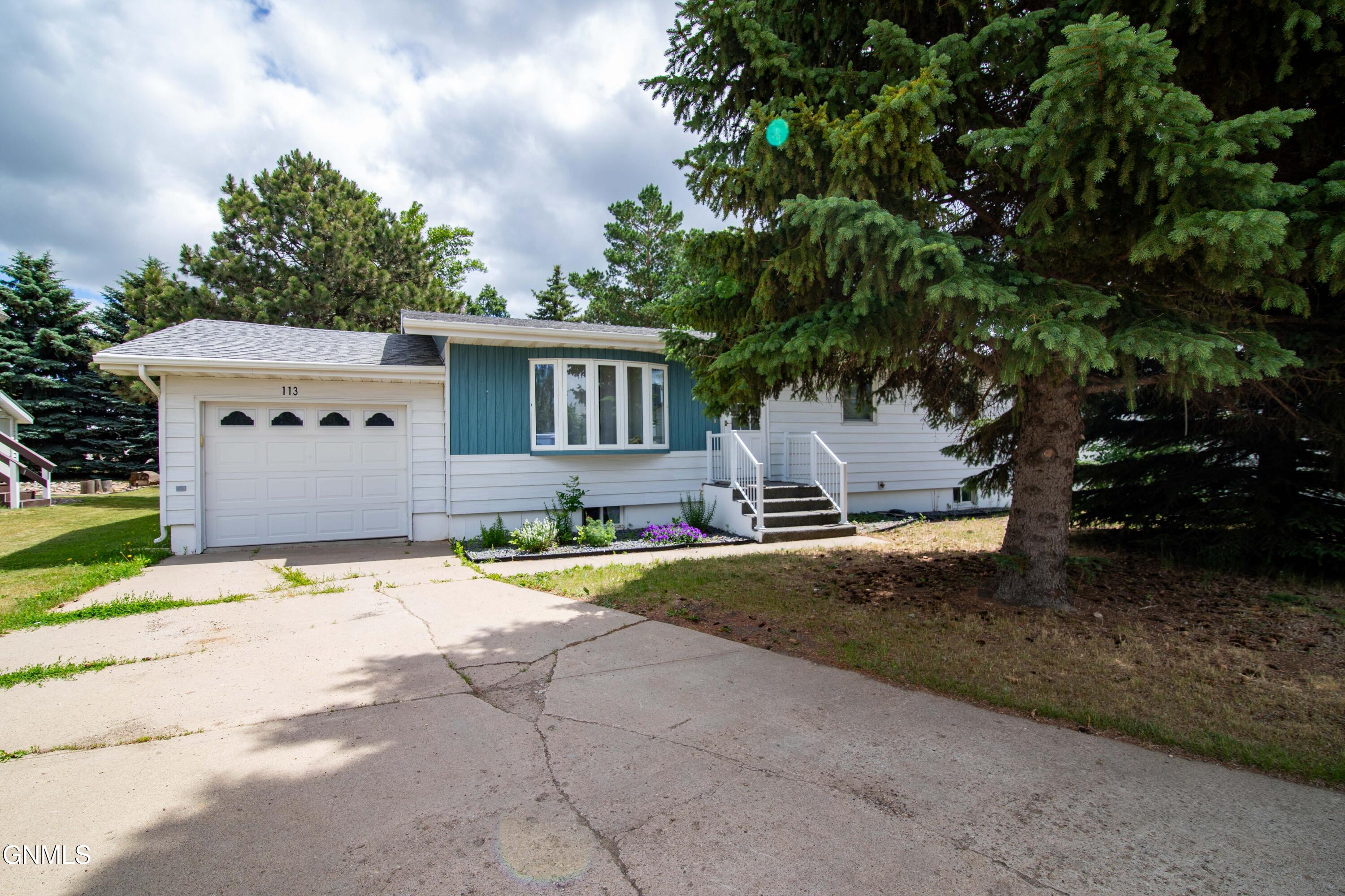 113 2nd Street N, New Salem, ND 58563