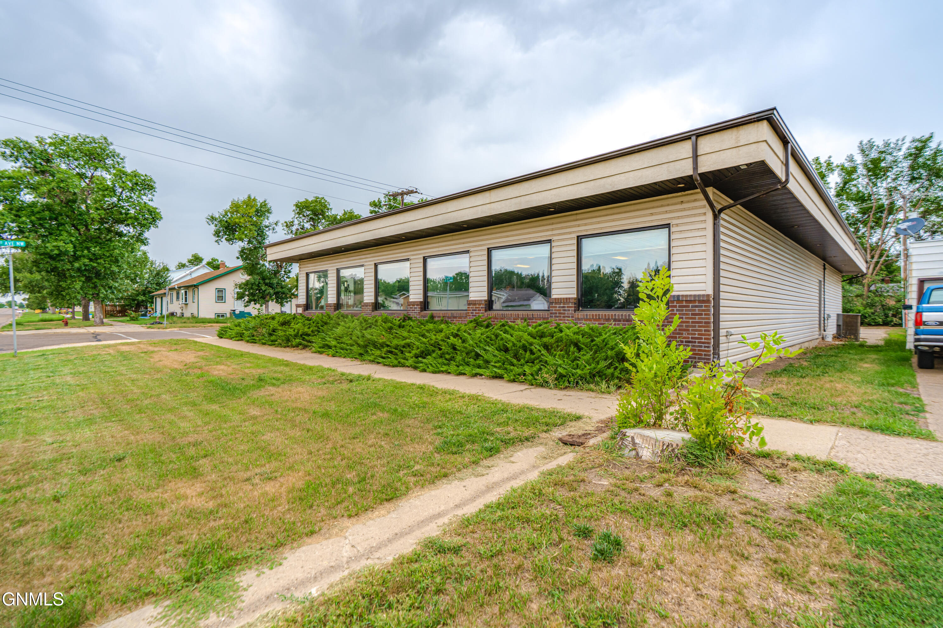246 Main Street W, Hazen, ND 58545