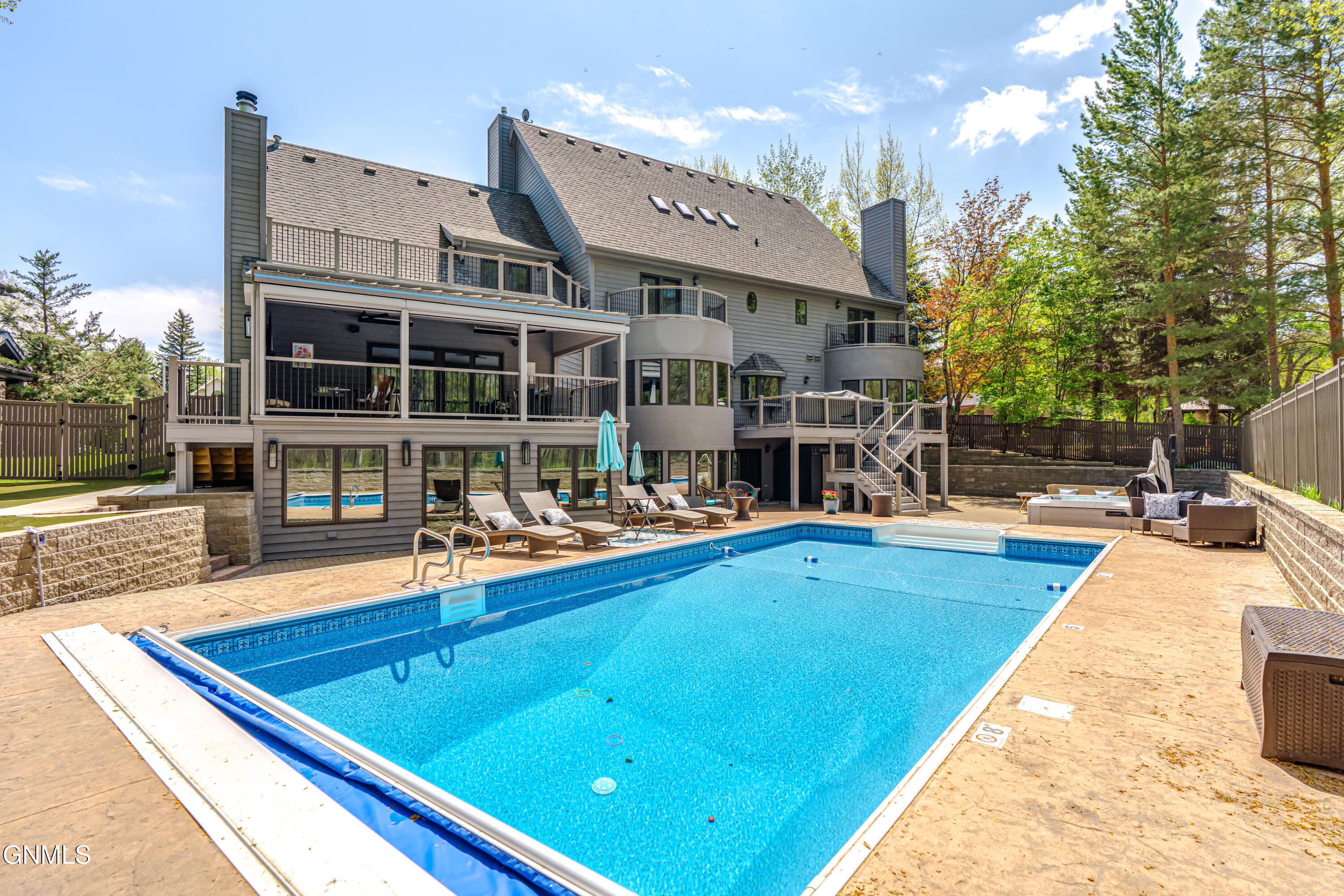 772 Munich Drive, Bismarck, ND 58504