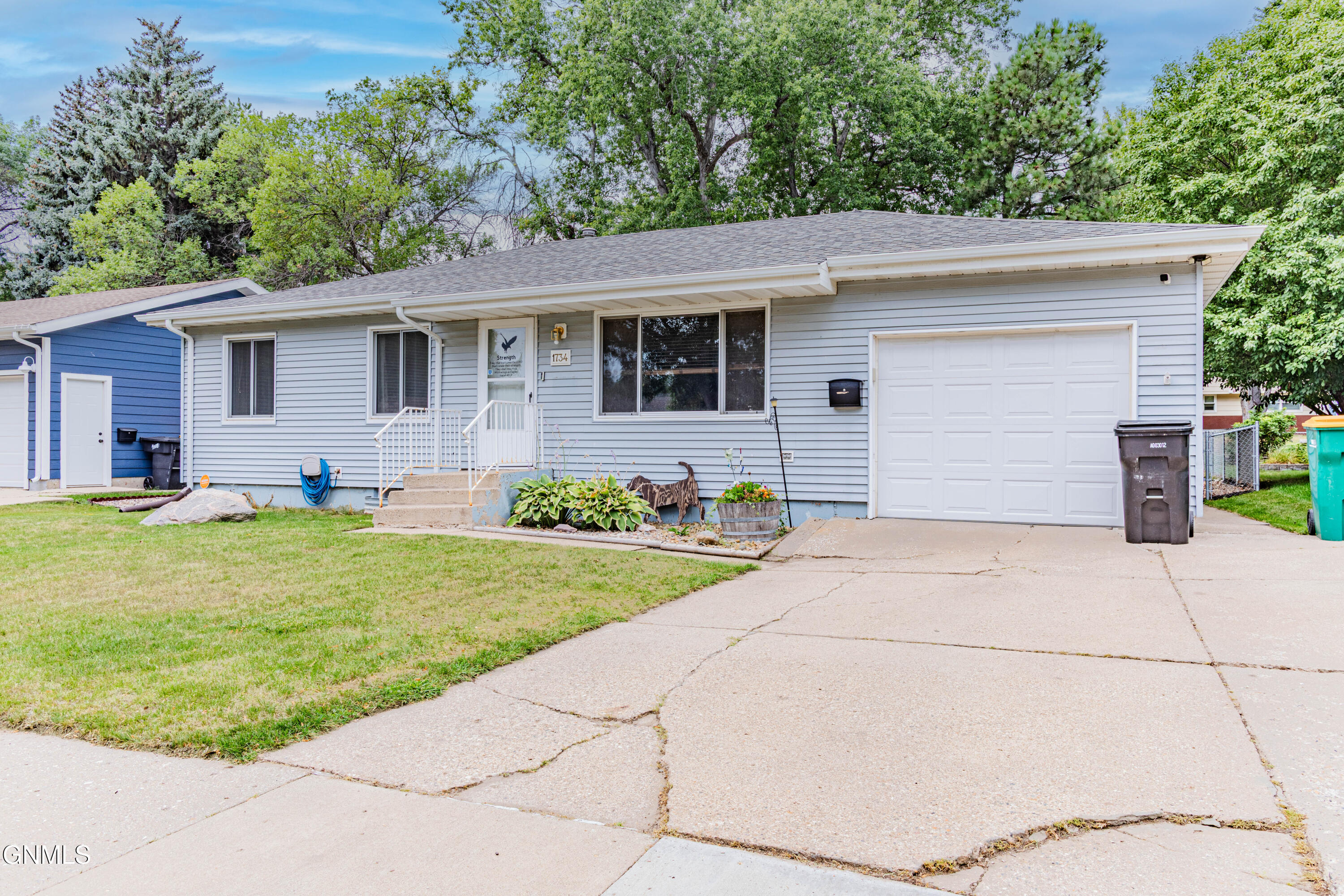 1734 Marian Drive, Bismarck, ND 58501