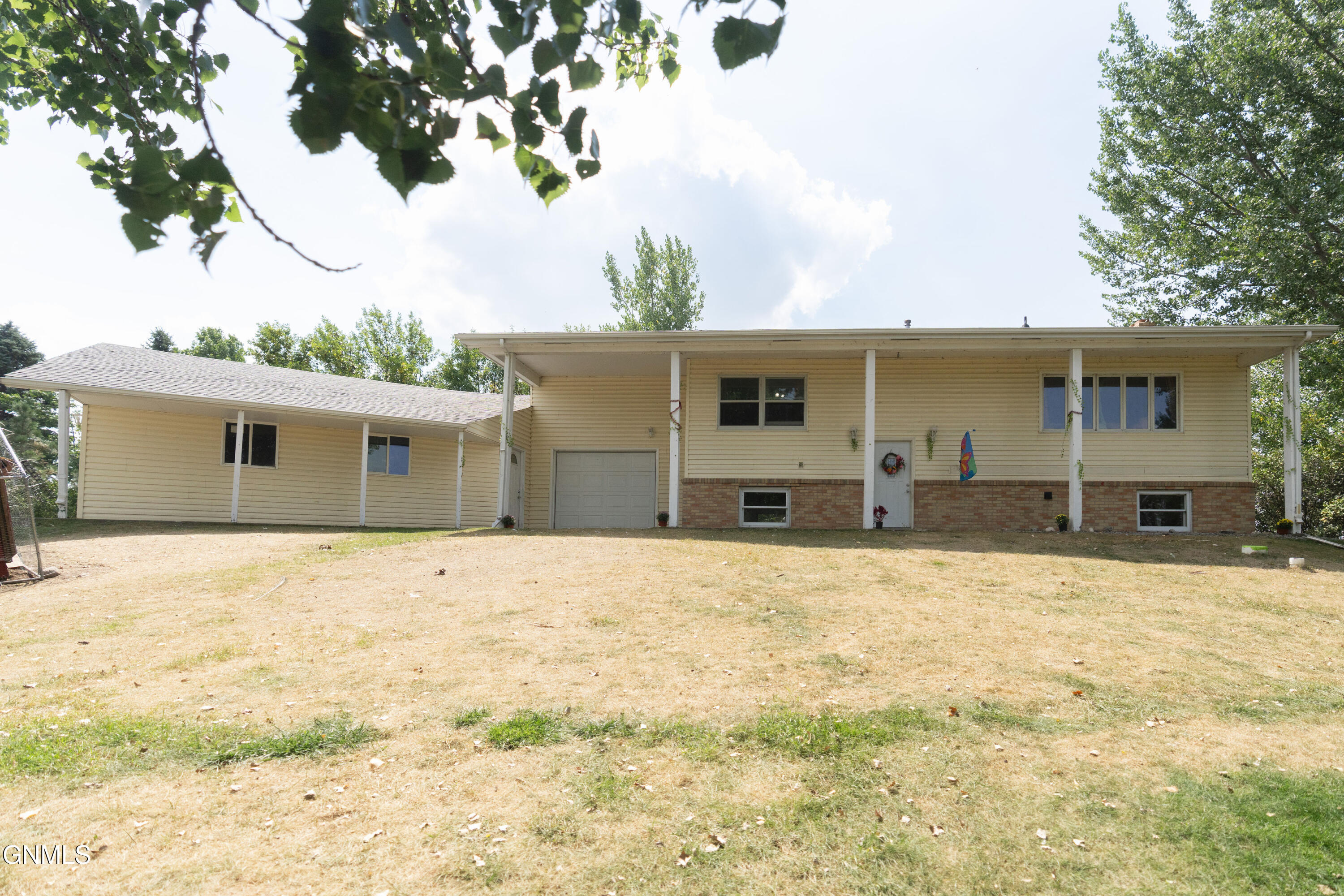 4171 Highway 281 SE, Jamestown, ND 58401