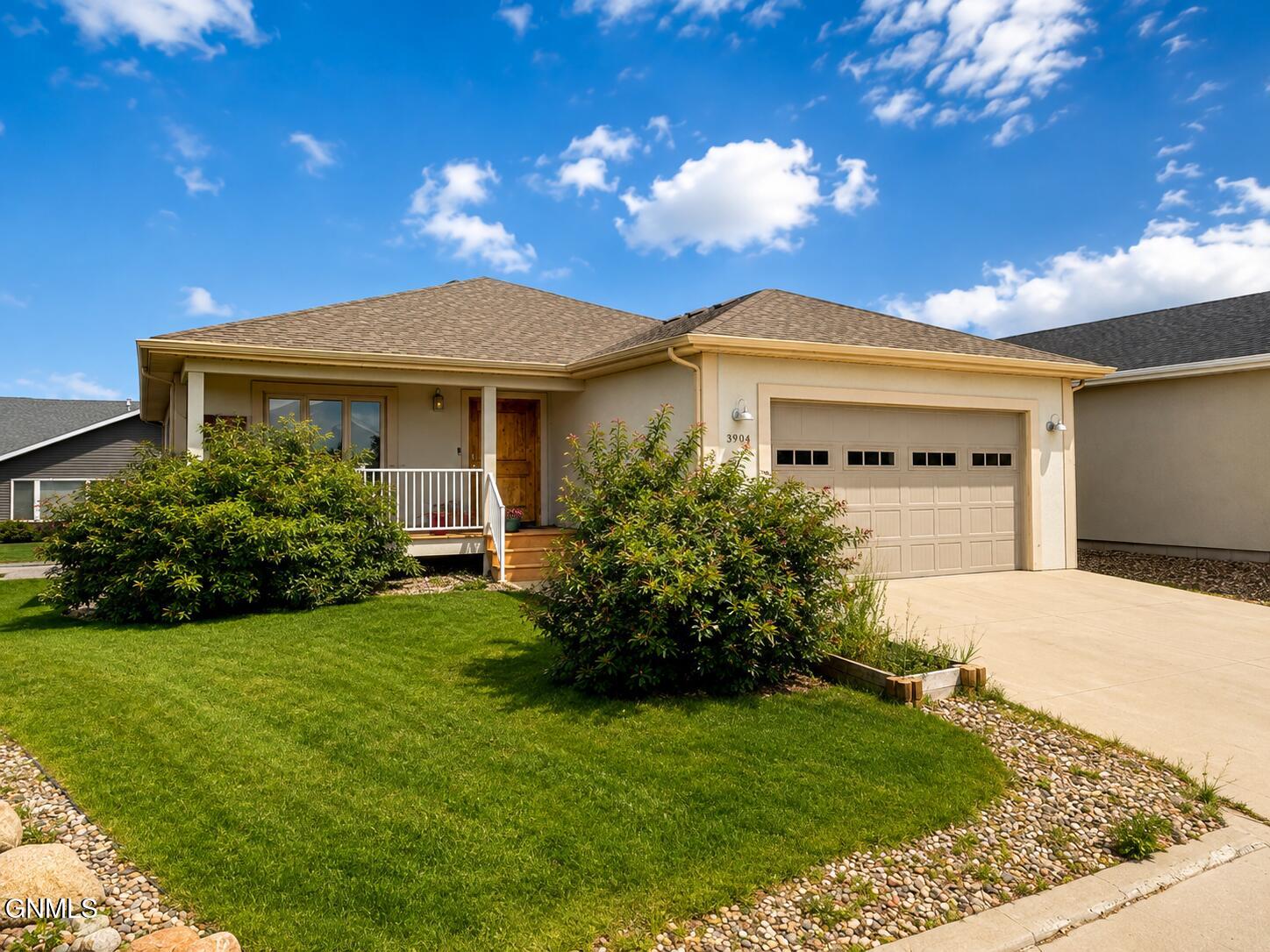 3904 Lillian Court SE, Mandan, ND 58554