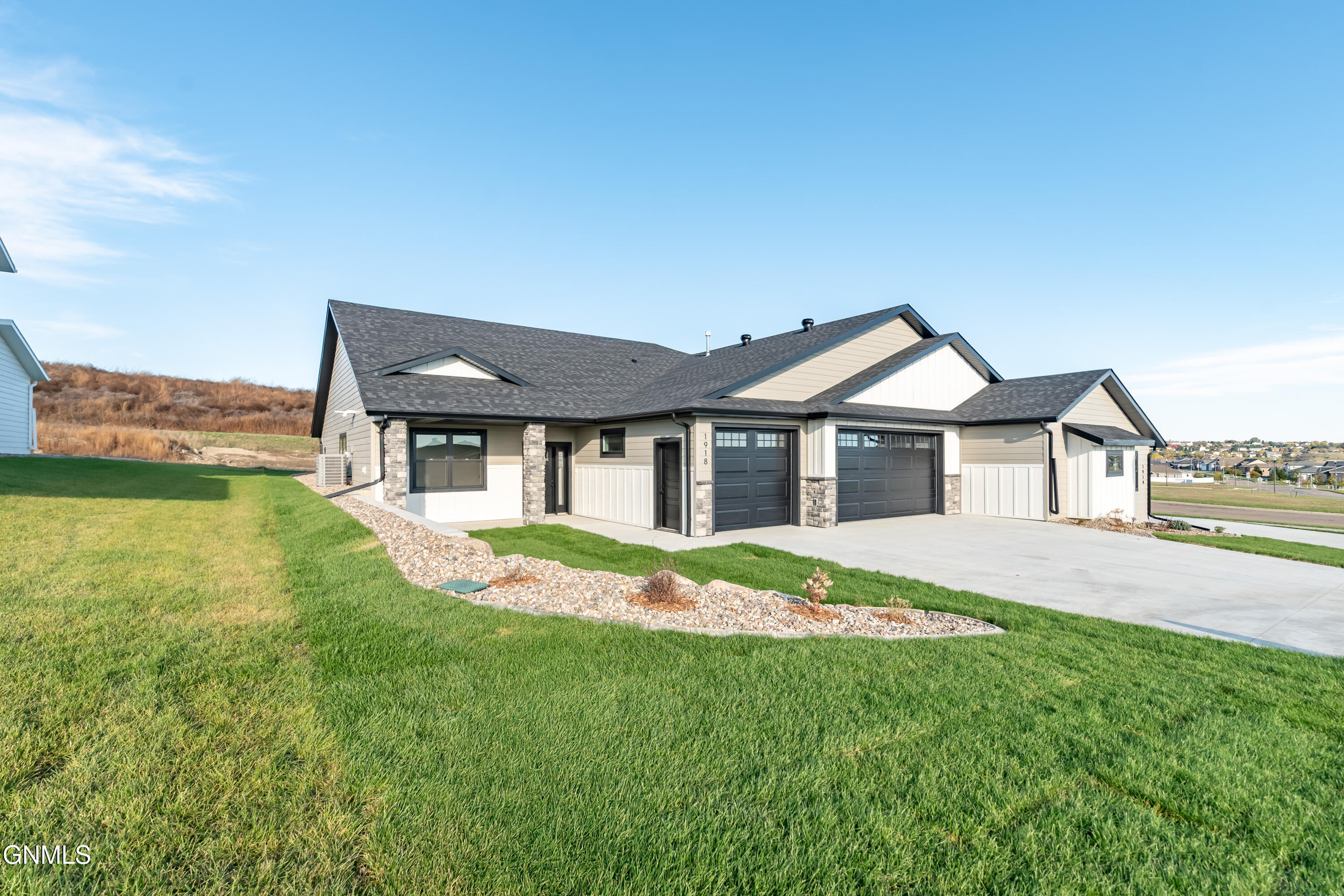 1918 Prairie Hawk Drive, Bismarck, ND 58503