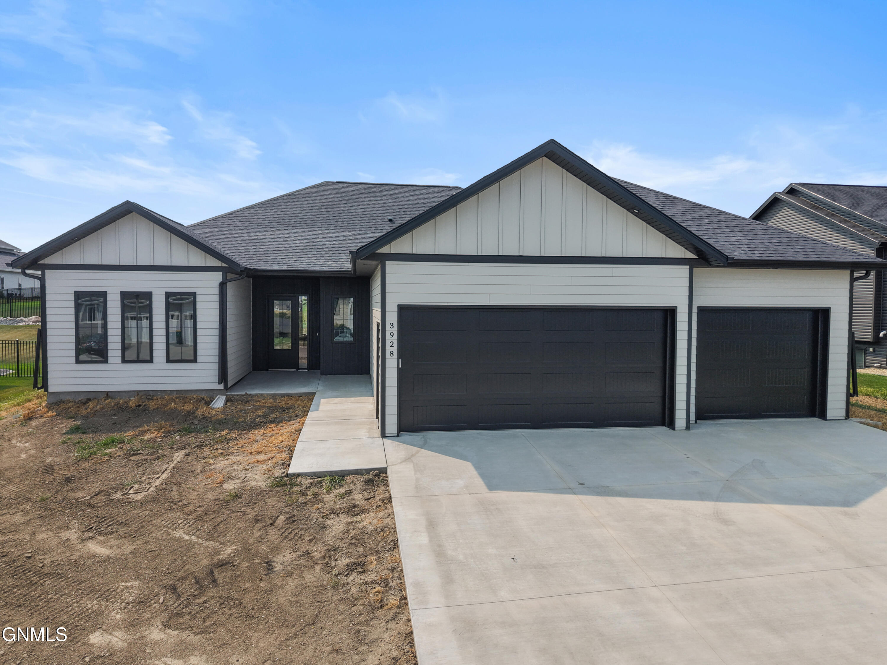 3928 Cogburn Road, Bismarck, ND 58503
