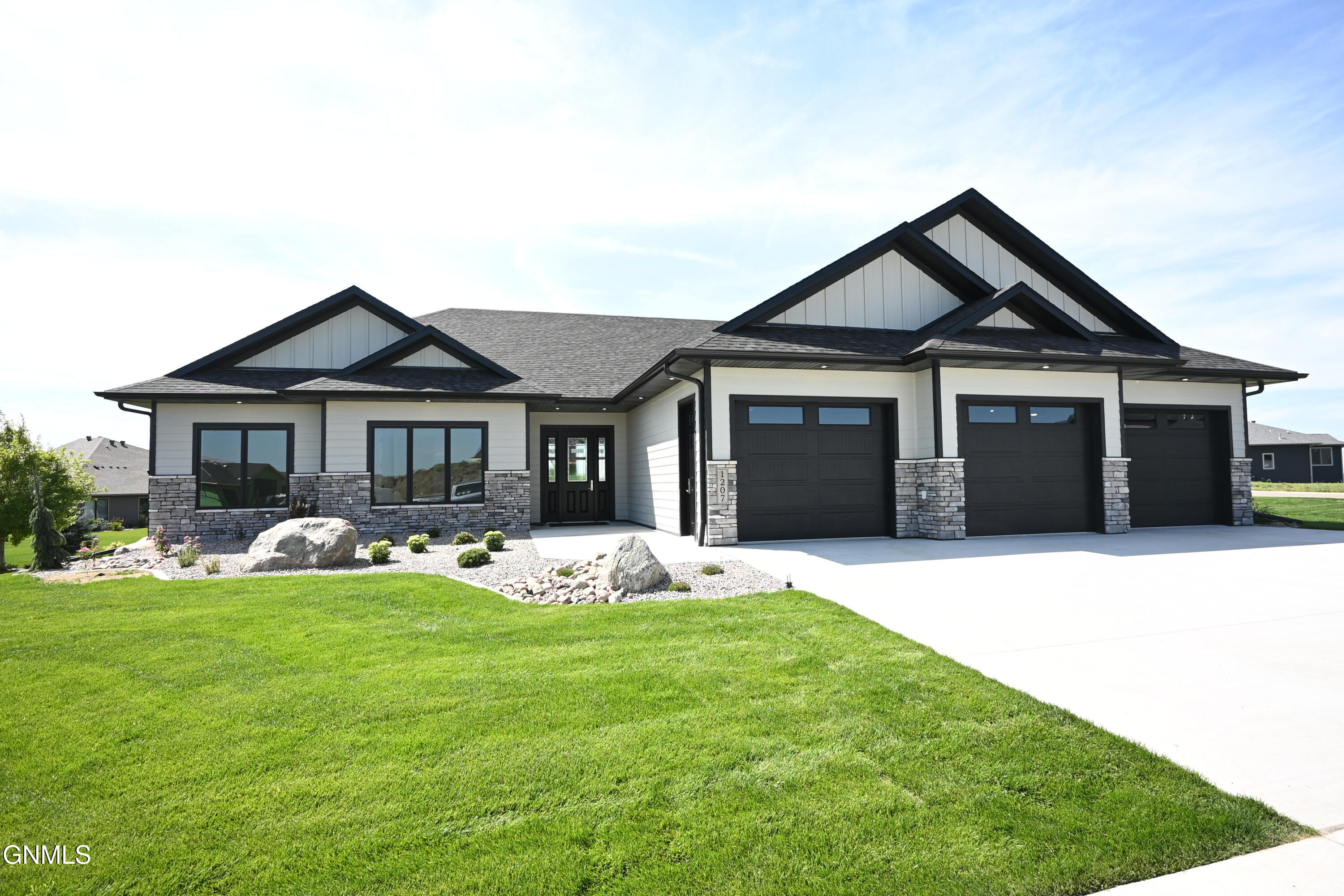 1207 Limited Lane, Bismarck, ND 58503