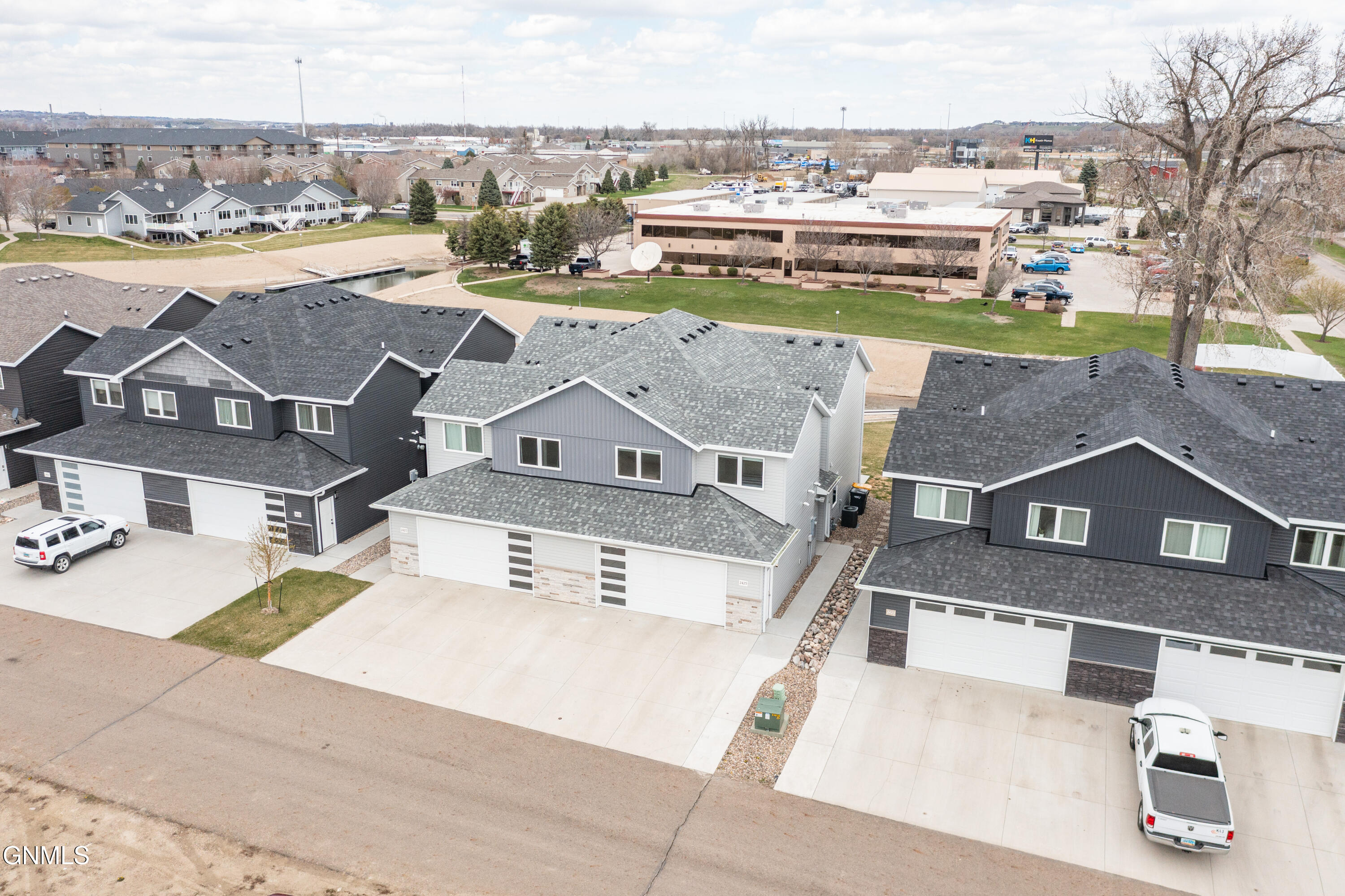 2425 Water Park Loop SE, Mandan, ND 58554