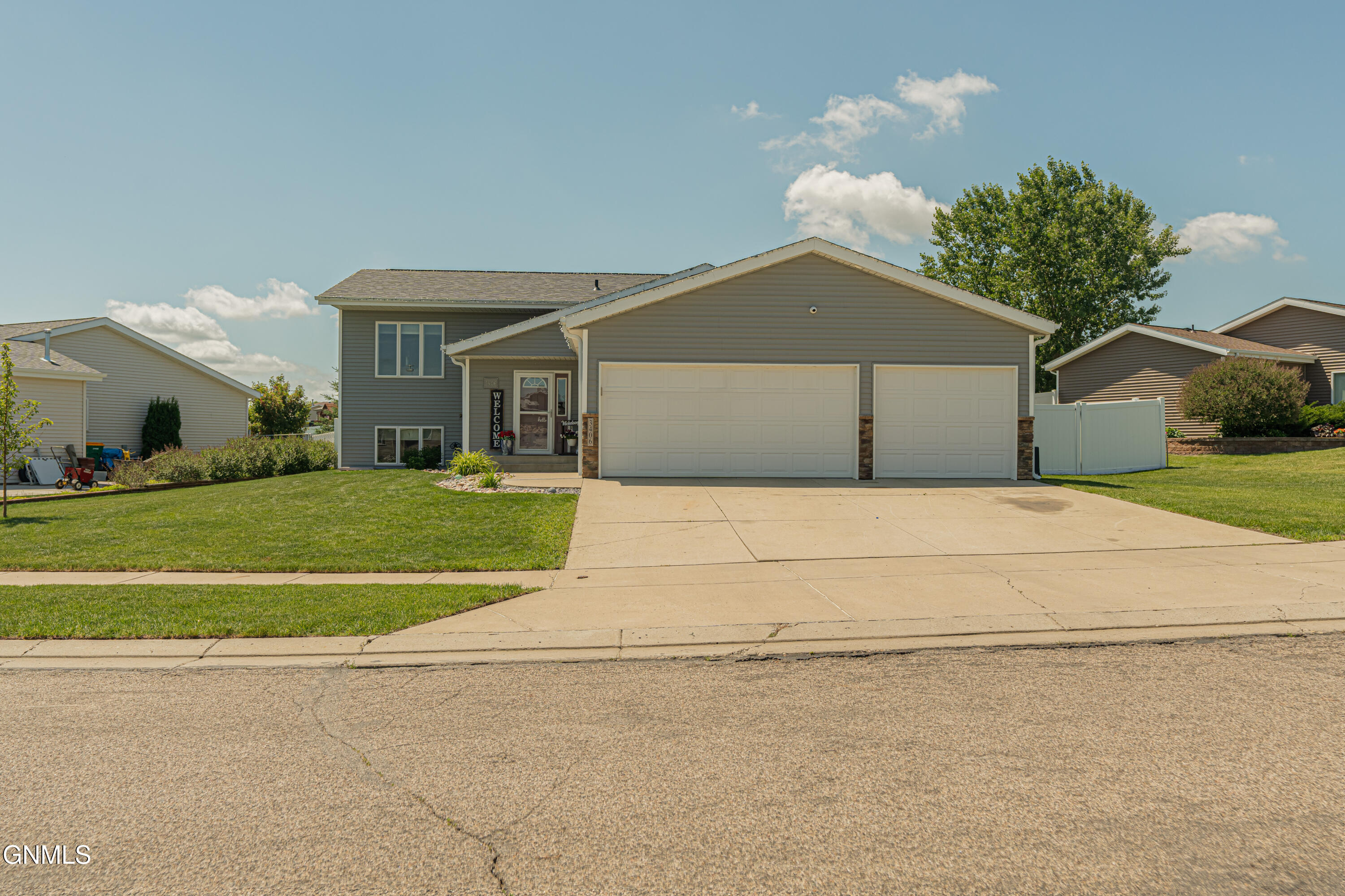 3406 Frost Lane, Bismarck, ND 58503
