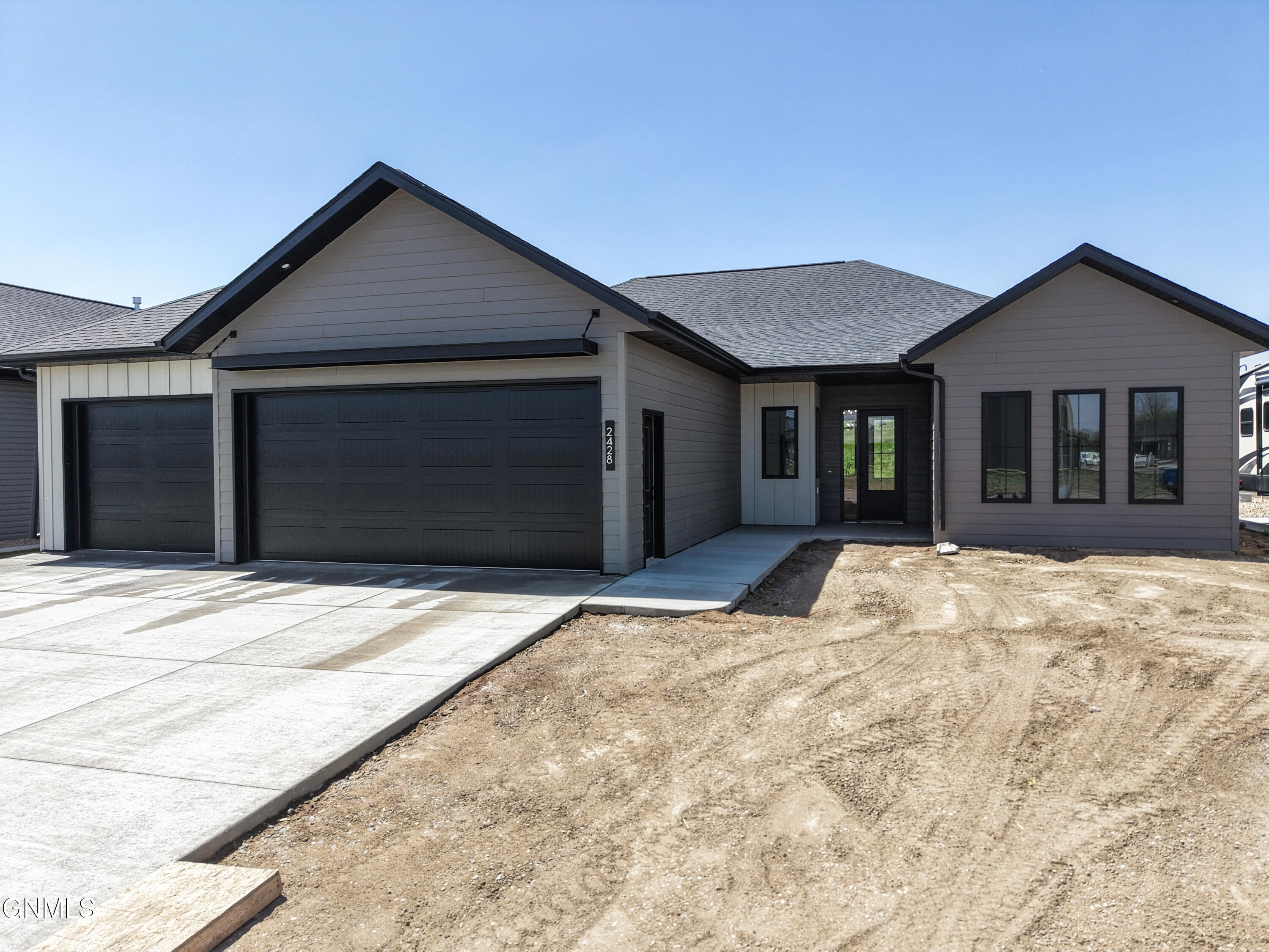 2428 Dutton Circle SE, Mandan, ND 58554