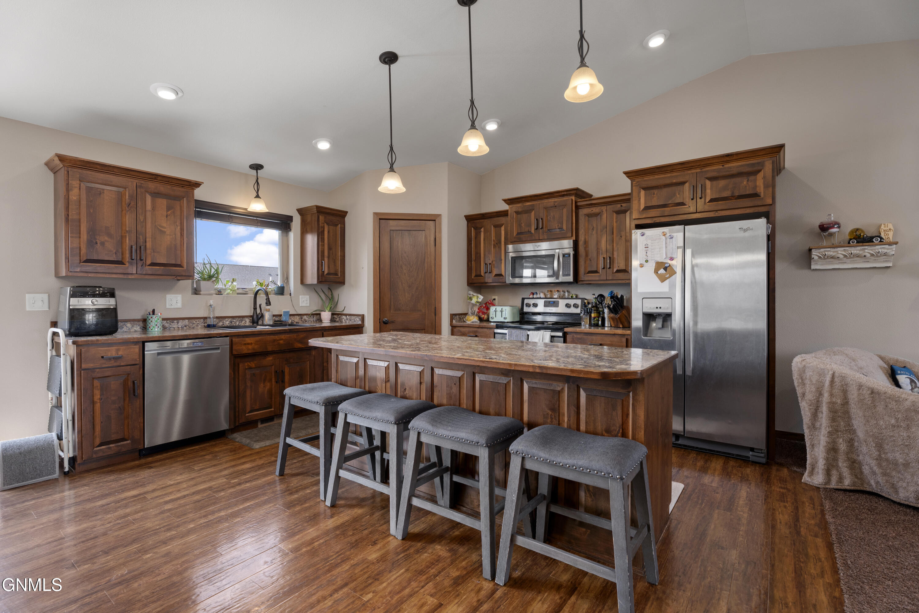 6025 Reily Road, Lincoln, ND 58504