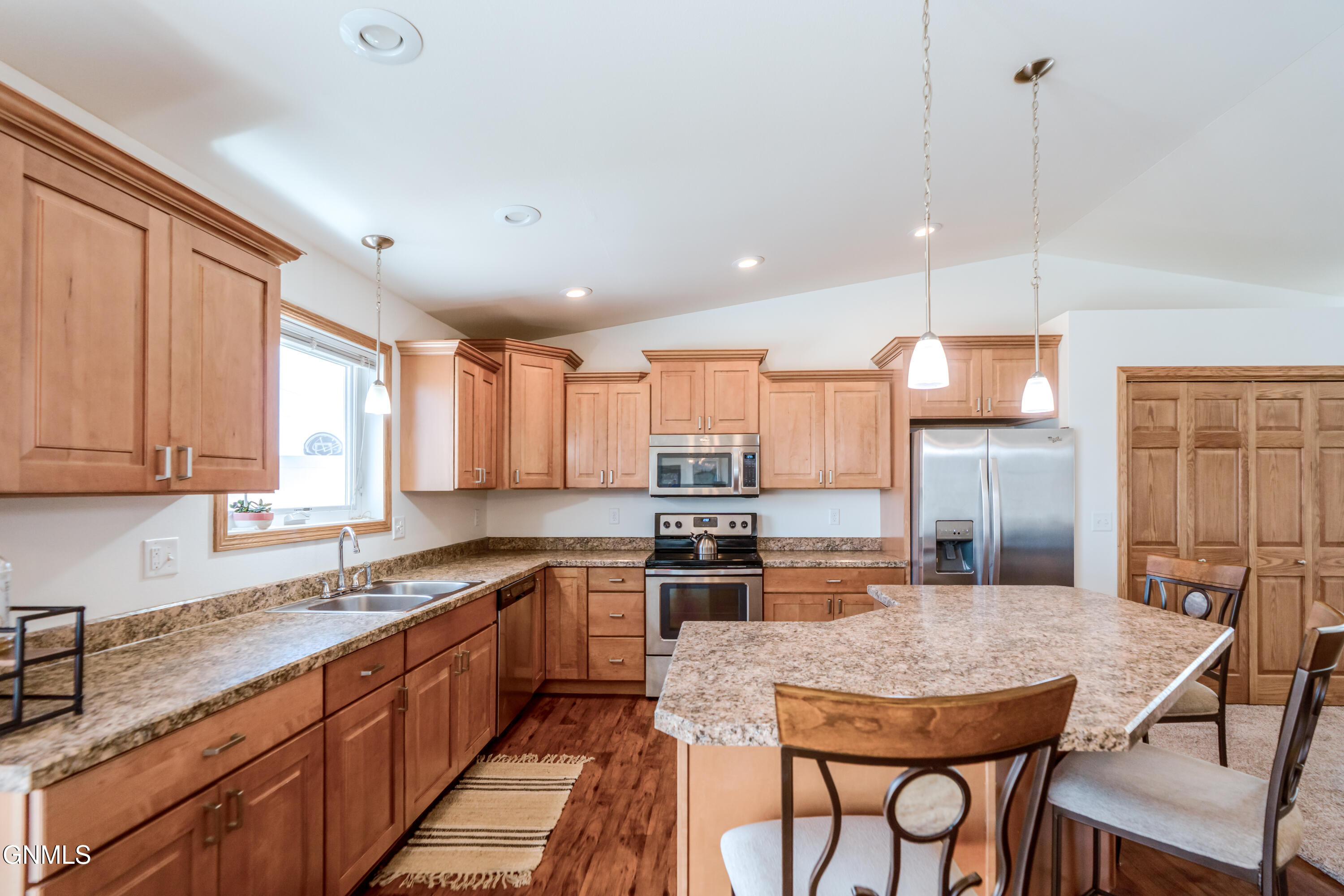 1011 33rd Street N, Bismarck, ND 58501