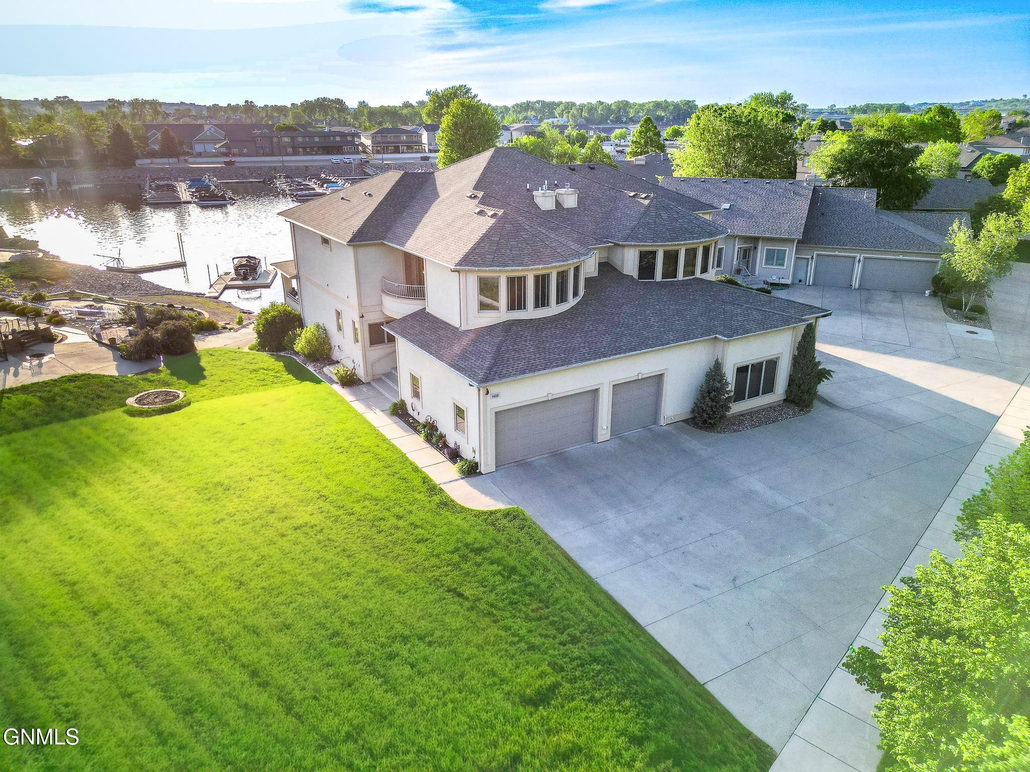 1408 Riverwood Drive, Bismarck, ND 58504