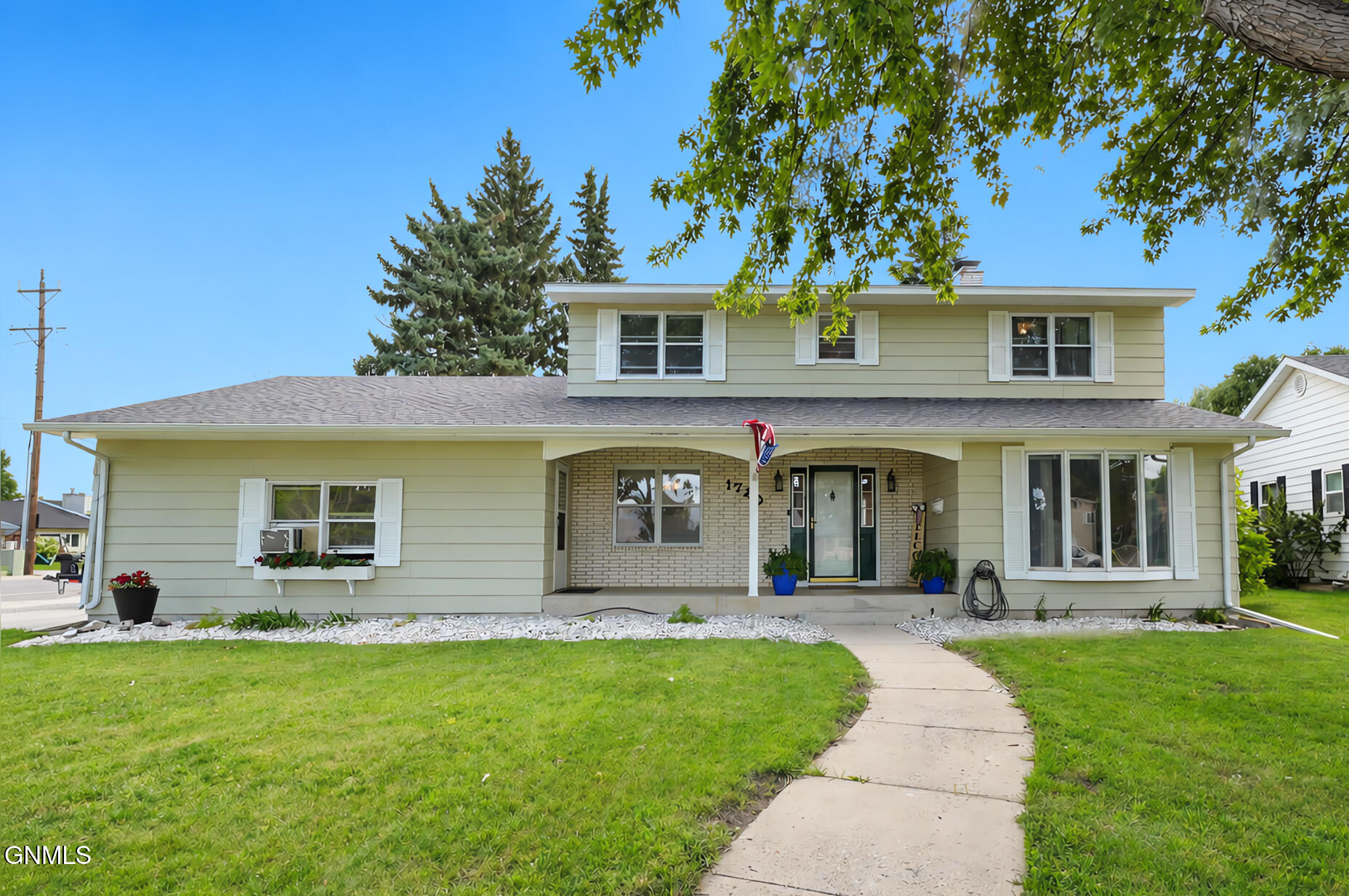 1720 4th Avenue E, Williston, ND 58801
