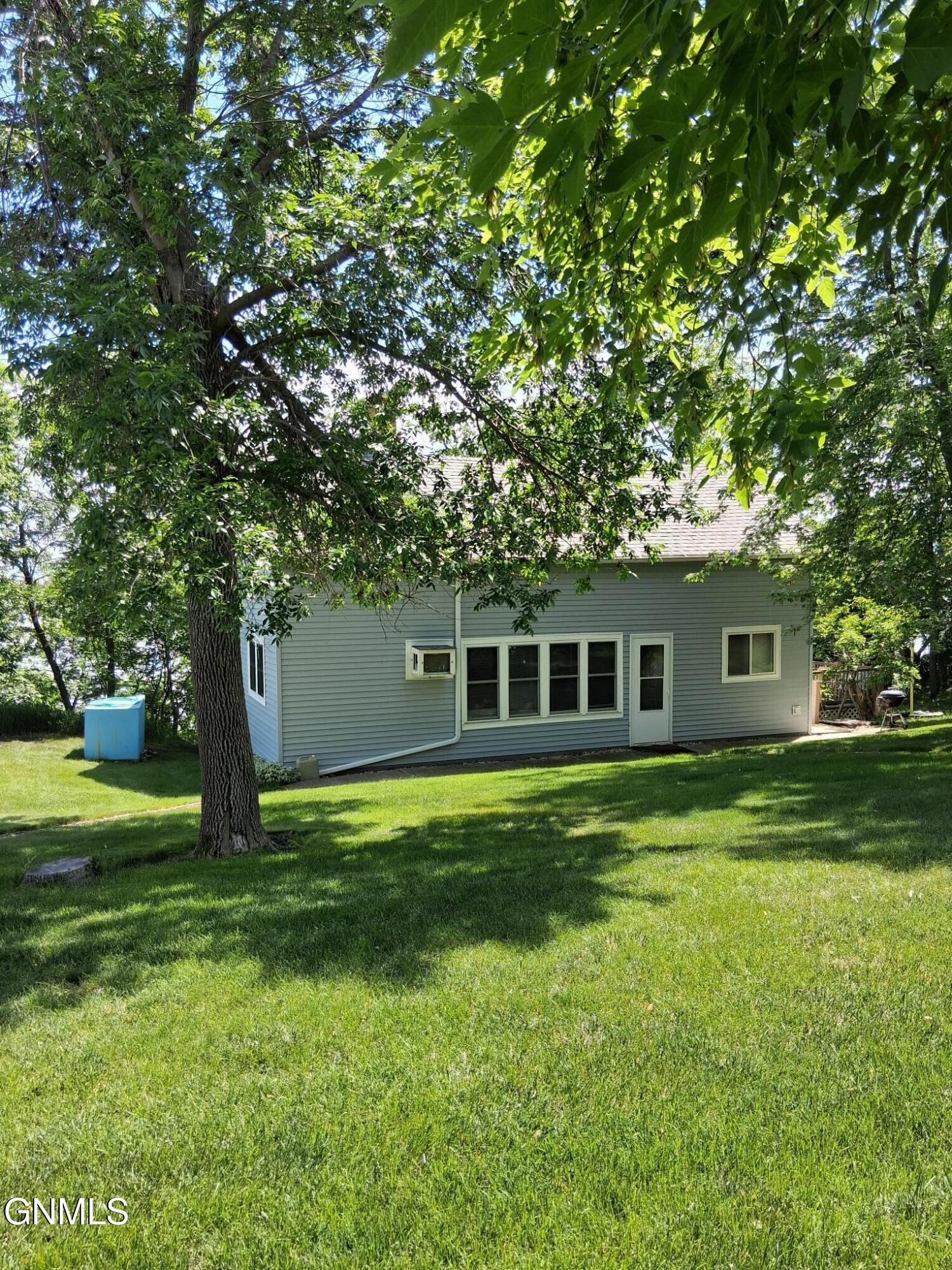 307 Sandy Beach Road, Jamestown, ND 58401