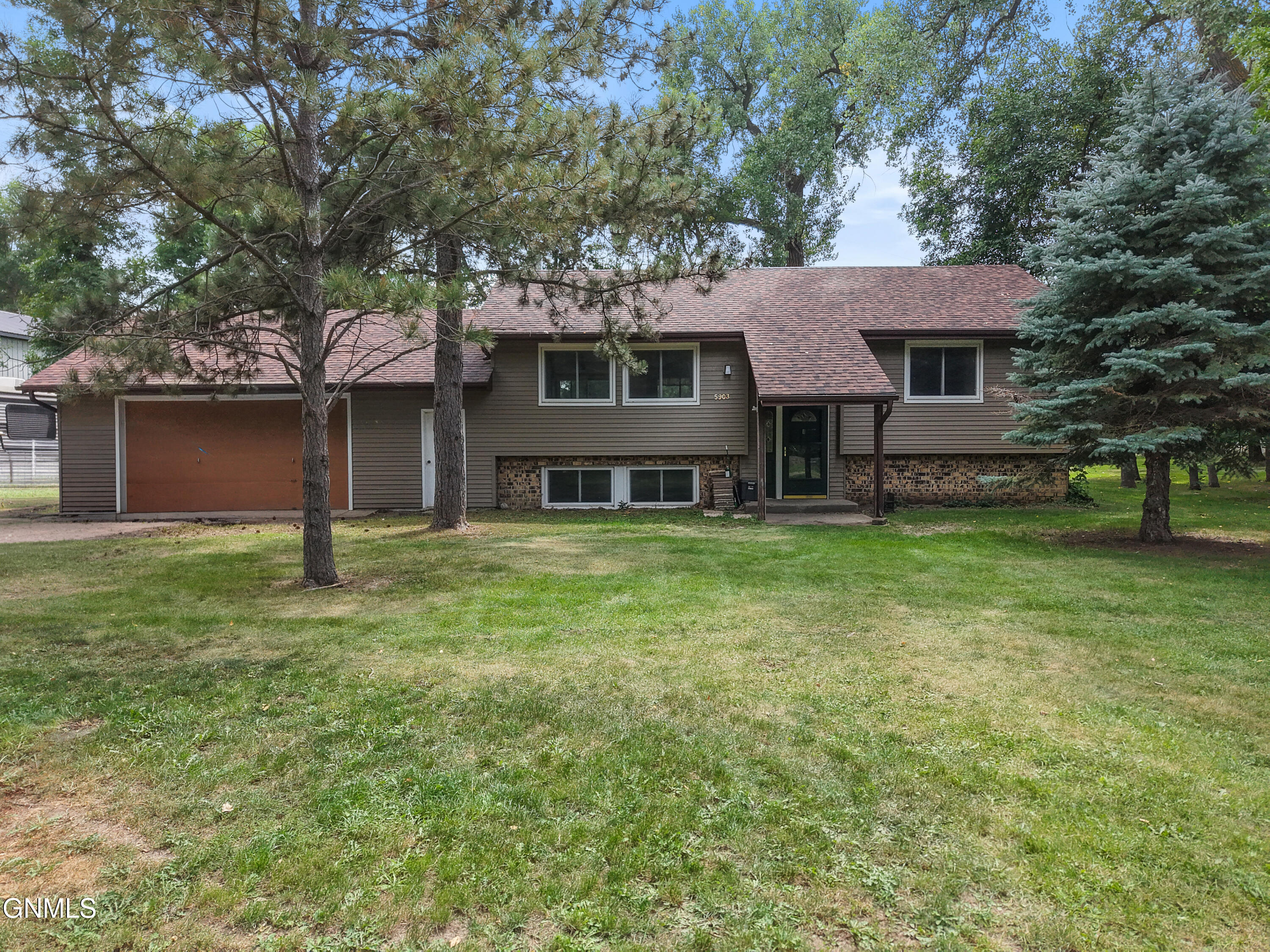 5903 Magnolia Drive, Bismarck, ND 58503
