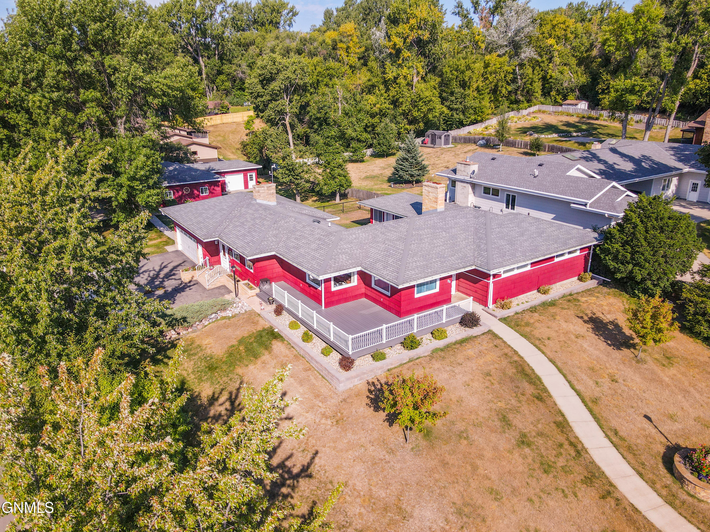 711 5th Avenue NW, Valley City, ND 58072
