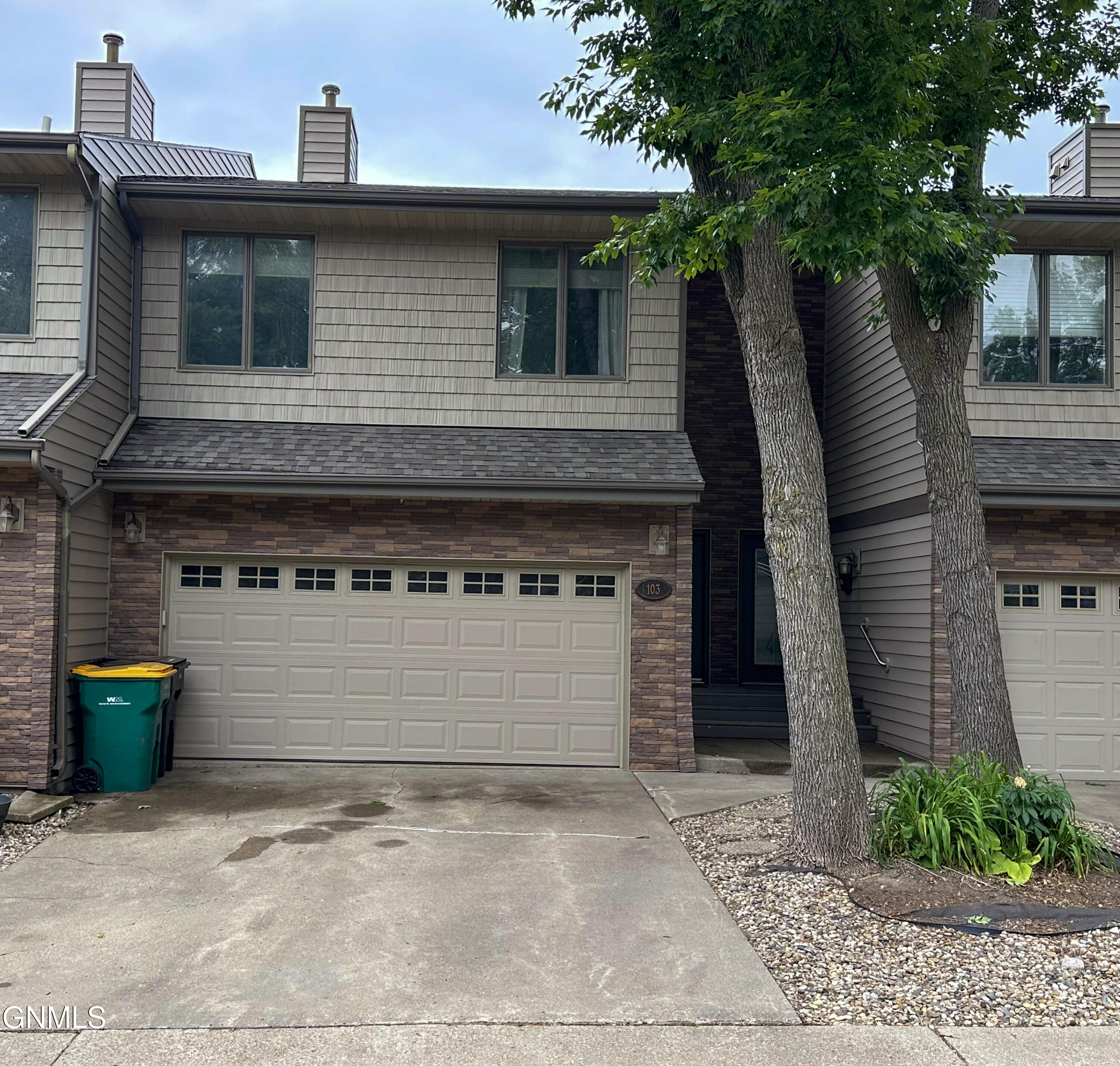 103 W Ave A W, Bismarck, ND 58501