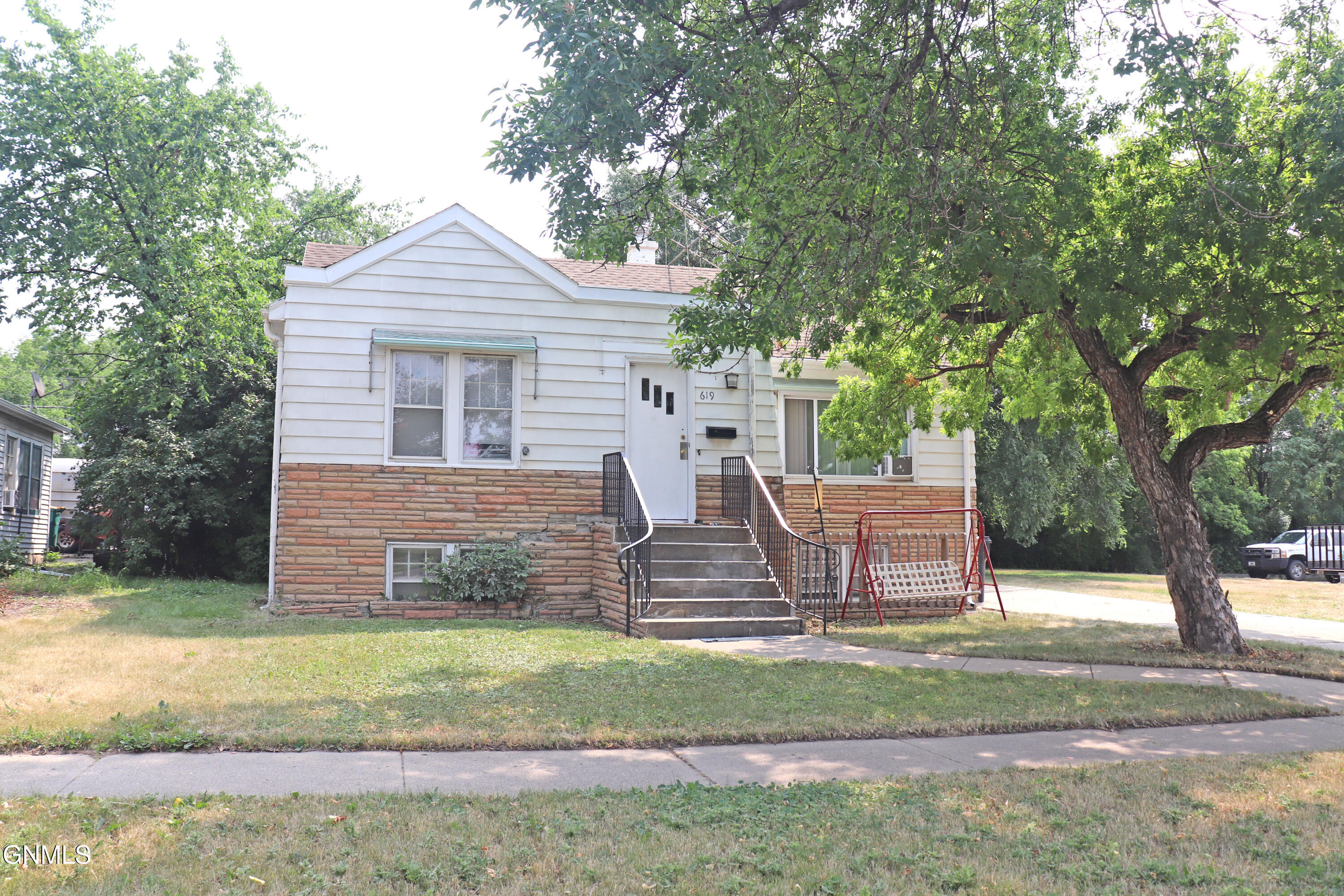 619 9th Street, Bismarck, ND 58501