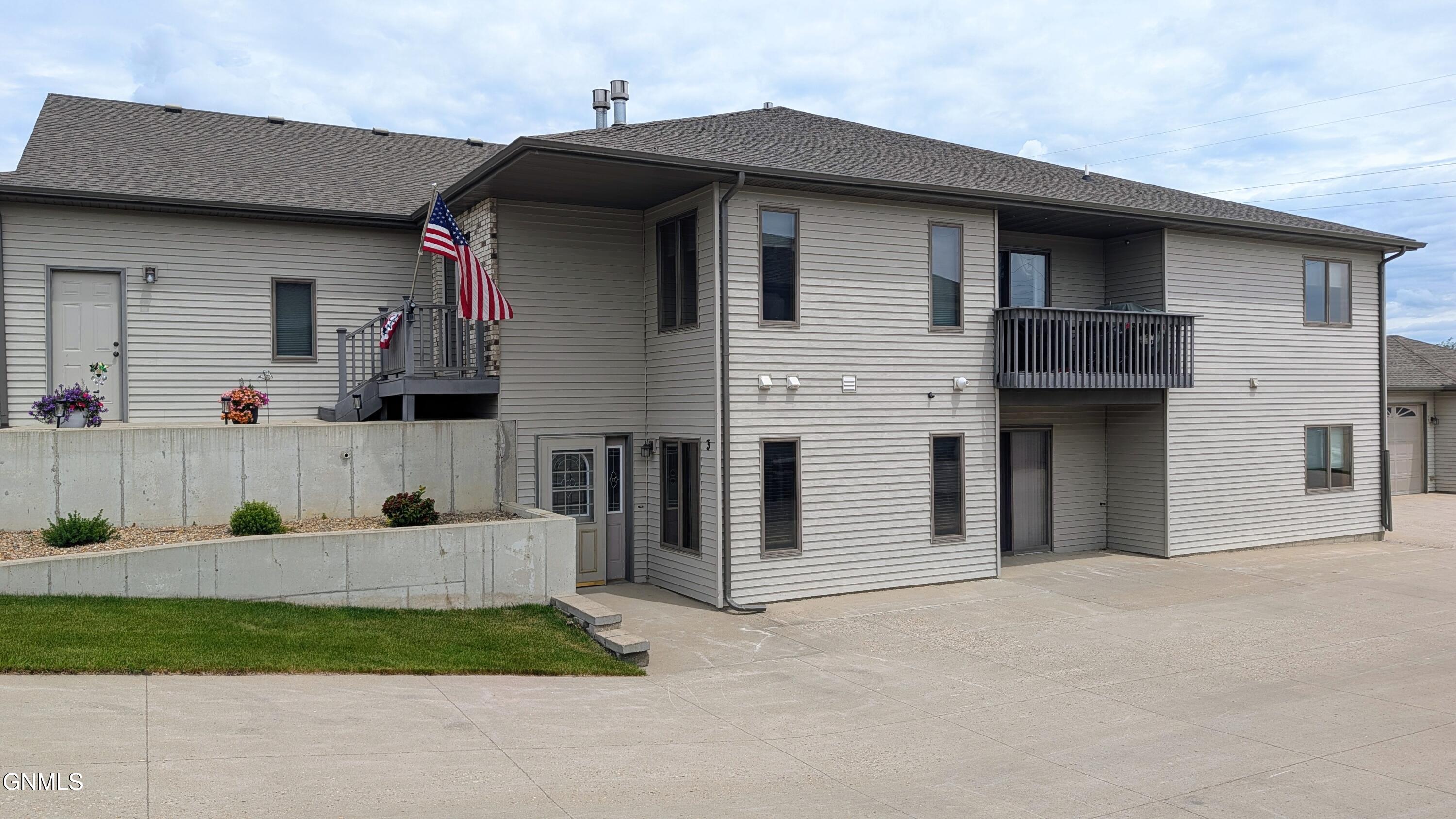 1301 33rd Street N, 3, Bismarck, ND 58501