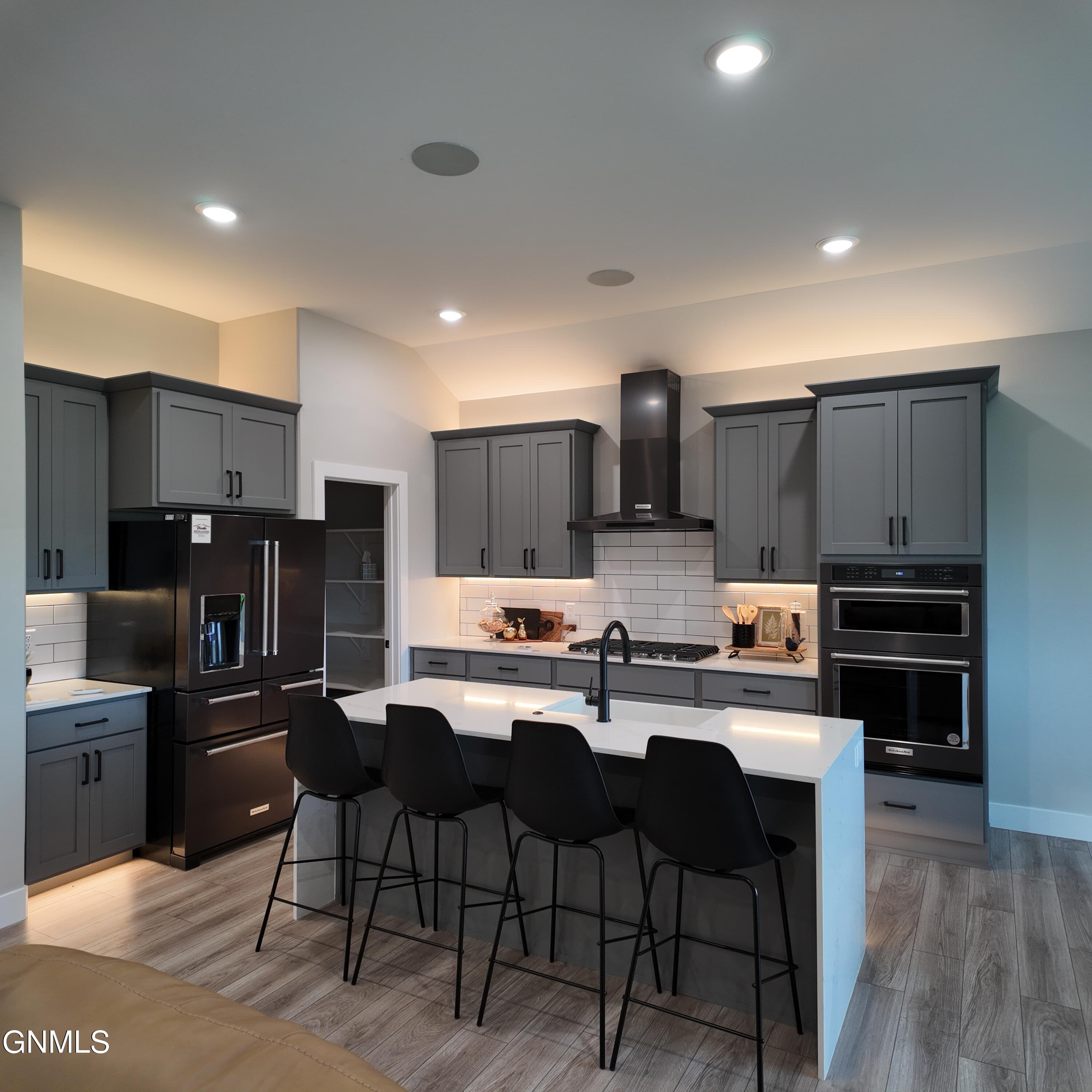 2412 Dutton Circle SE, Mandan, ND 58554