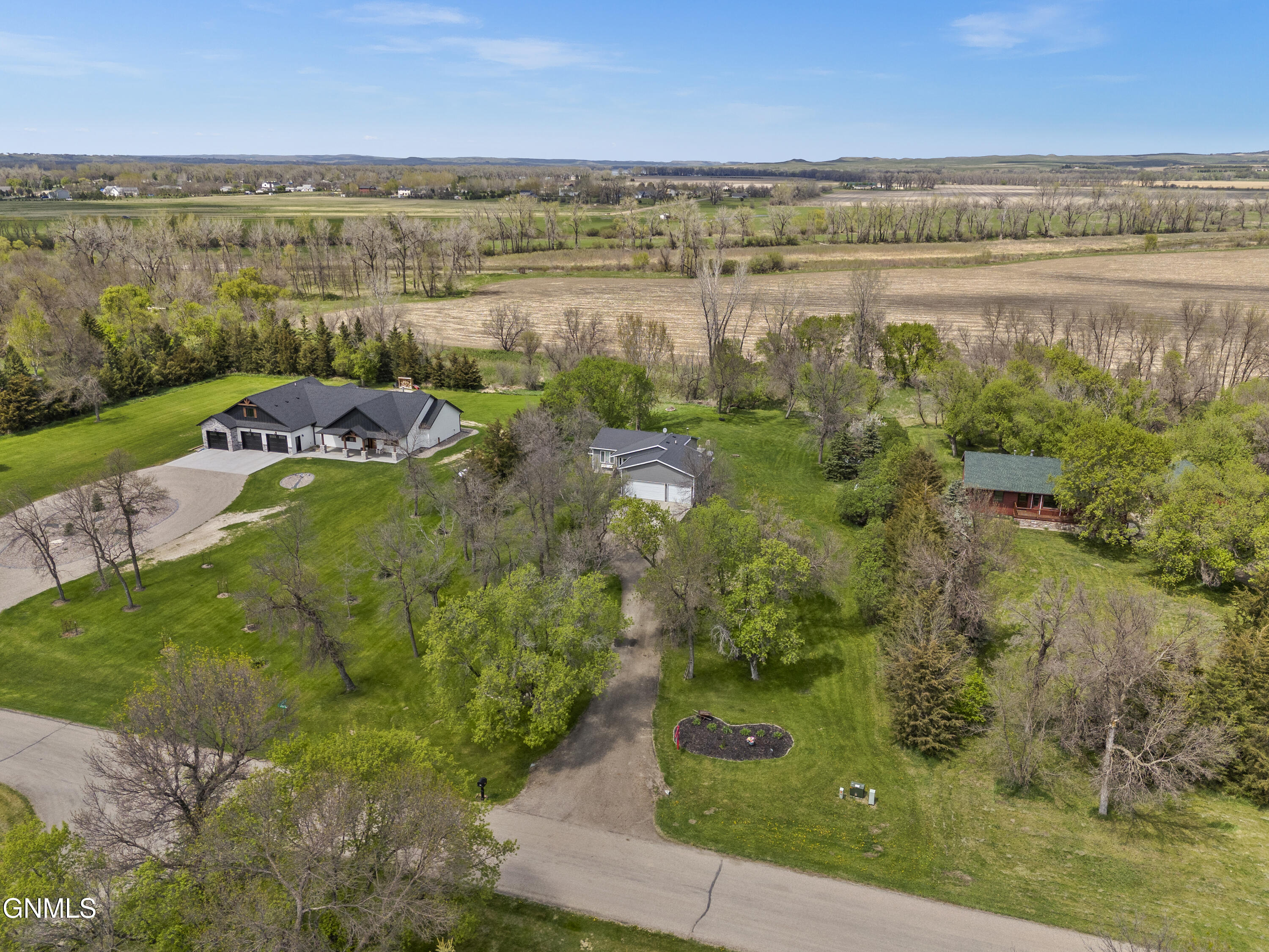 5800 Lariat Loop, Bismarck, ND 58503