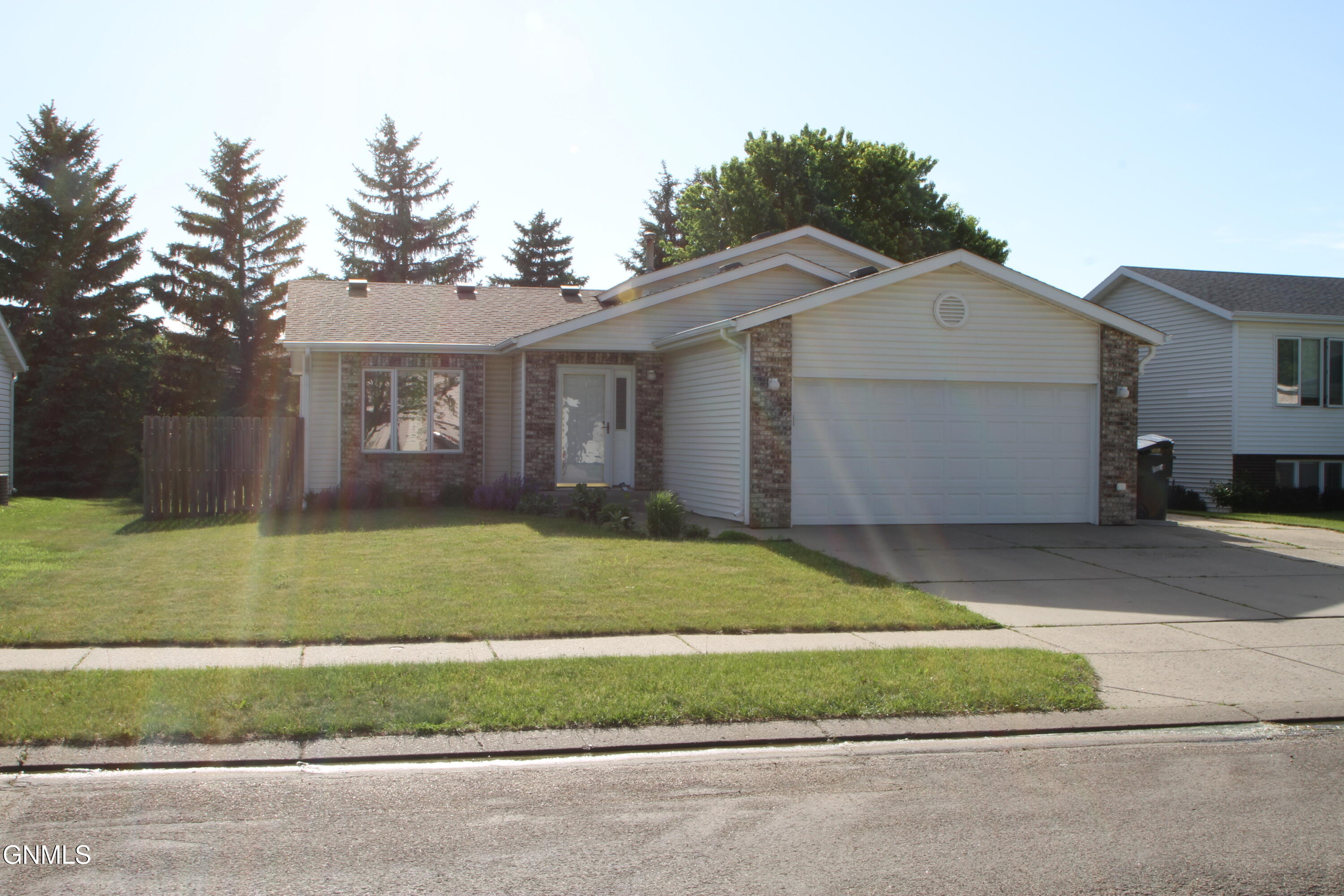 2646 Lexington Drive, Bismarck, ND 58503