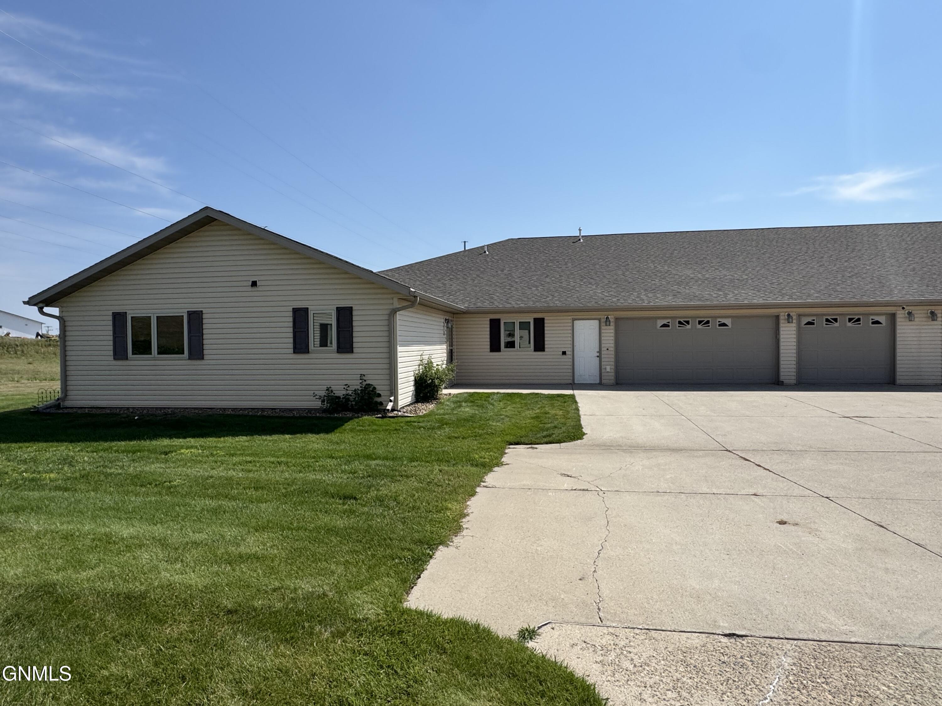 3213 Nebraska Drive, 3, Bismarck, ND 58503