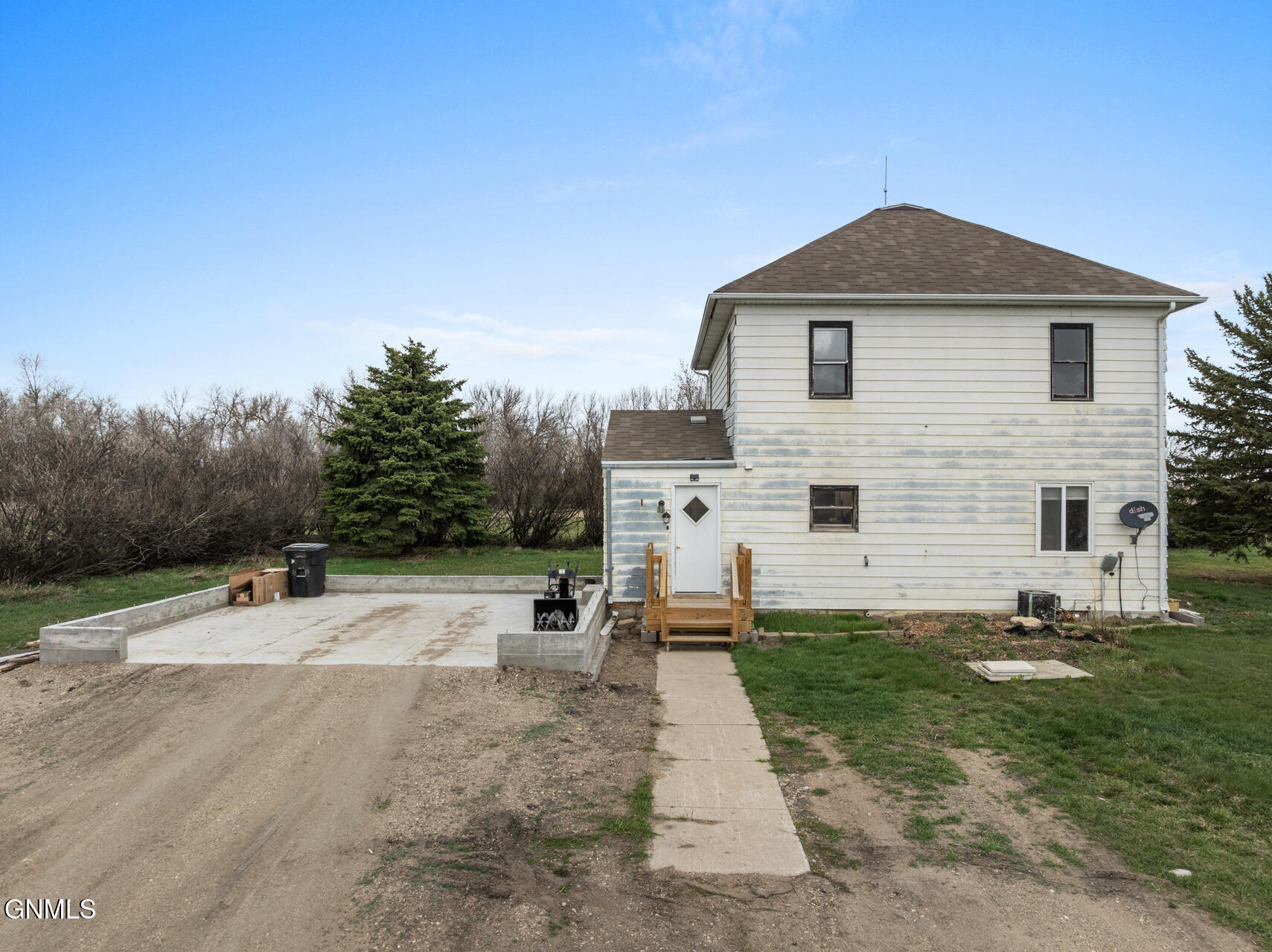 333 3rd Street W, Ross, ND 58776