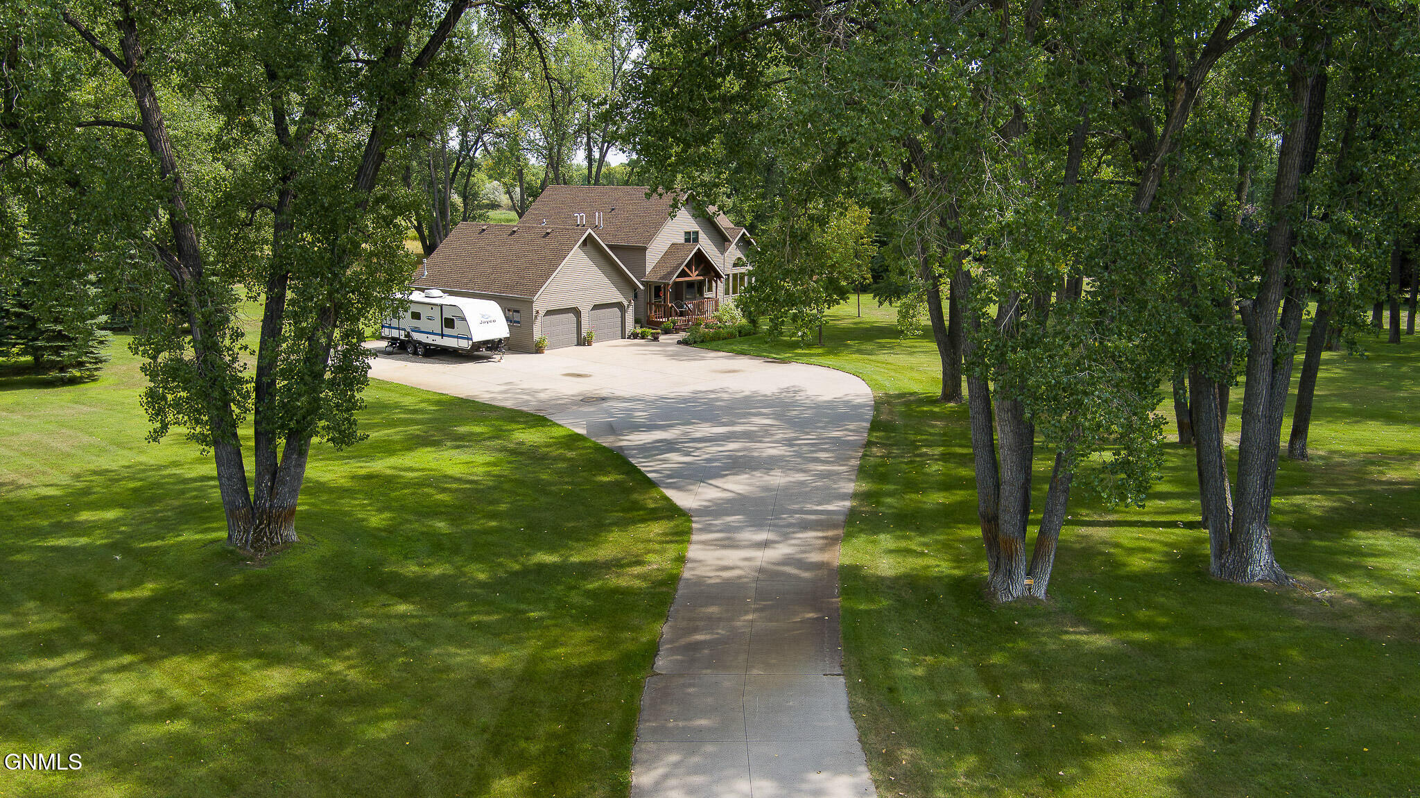 3201 Tavis Road, Bismarck, ND 58504
