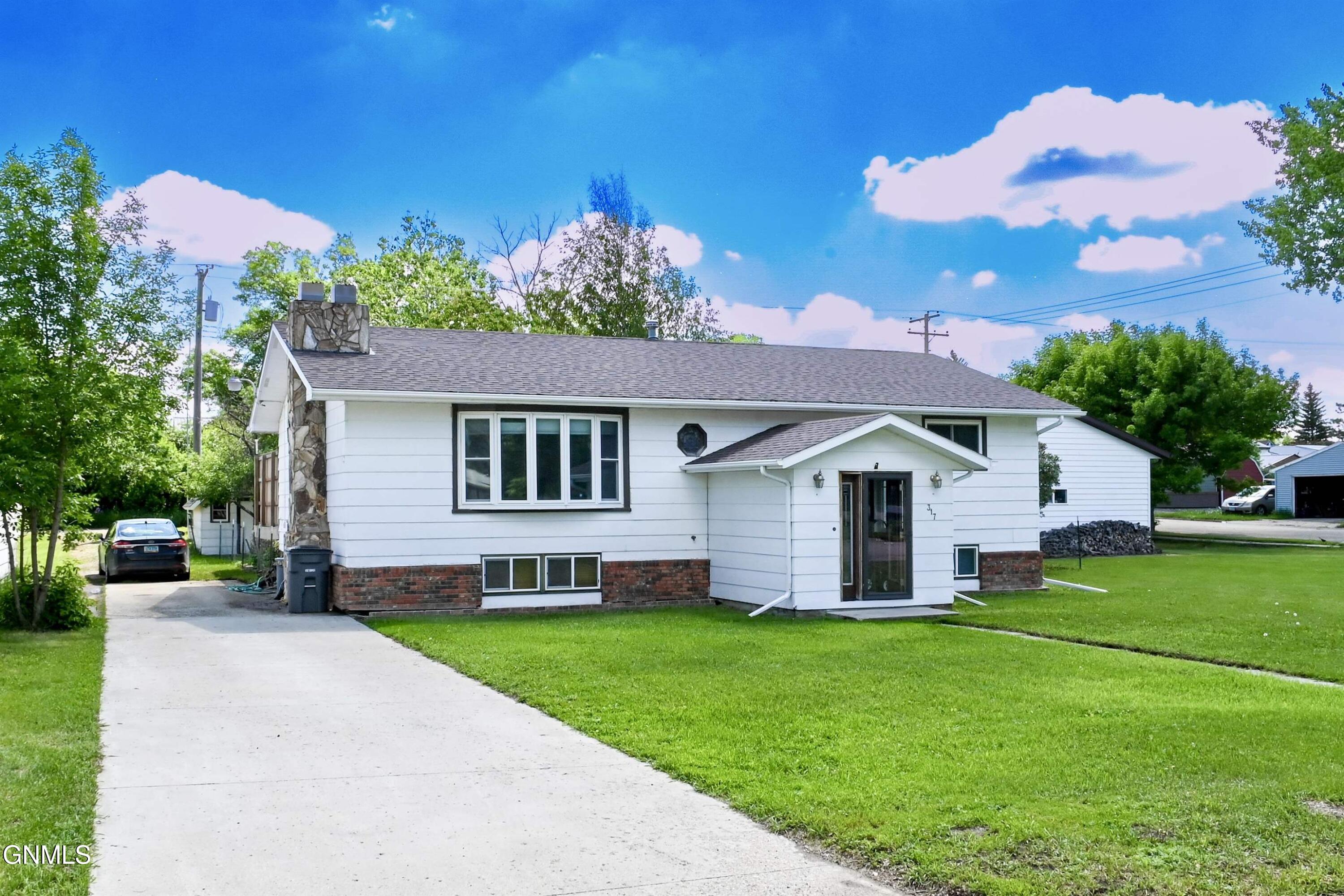 317 2nd Street SE, Stanley, ND 58784