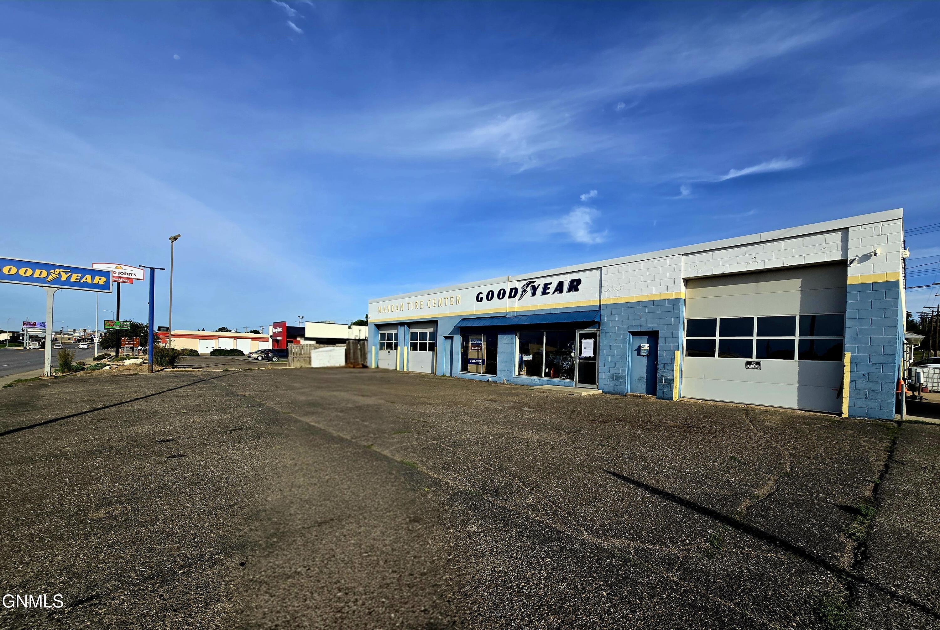 910 E Main Street, Mandan, ND 58554