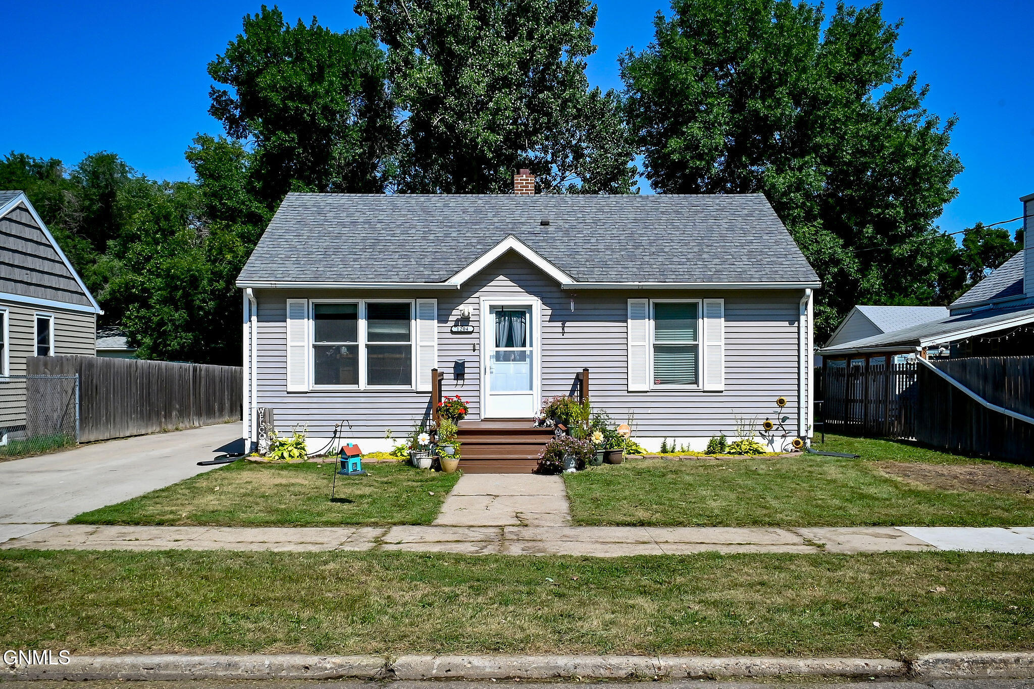 1204 5th Avenue NW, Minot, ND 58703