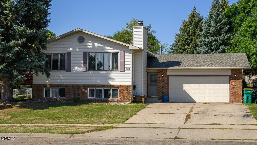 934 N 31st Street, Bismarck, ND 58501