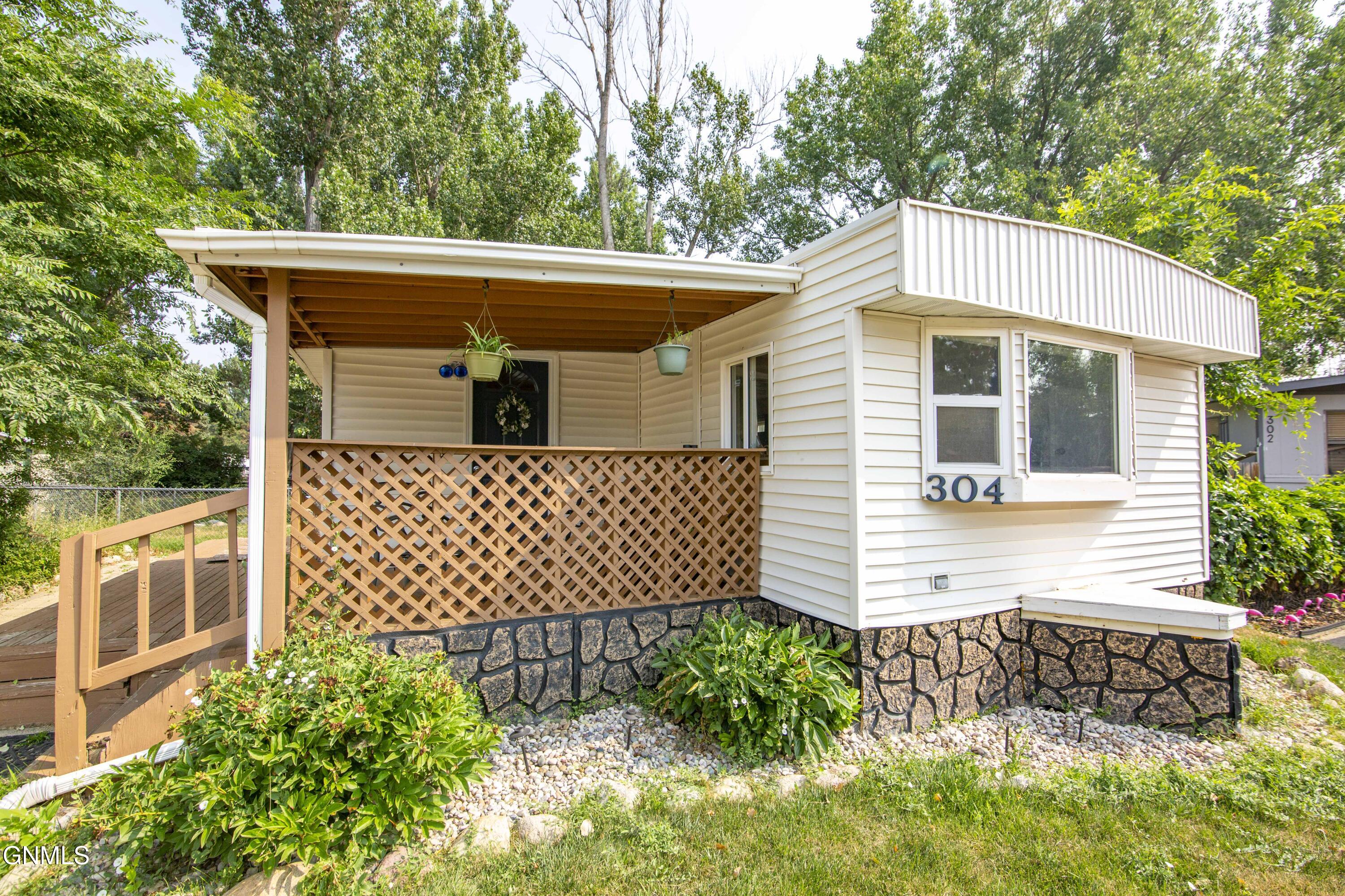 304 Sussex Street, Bismarck, ND 58504