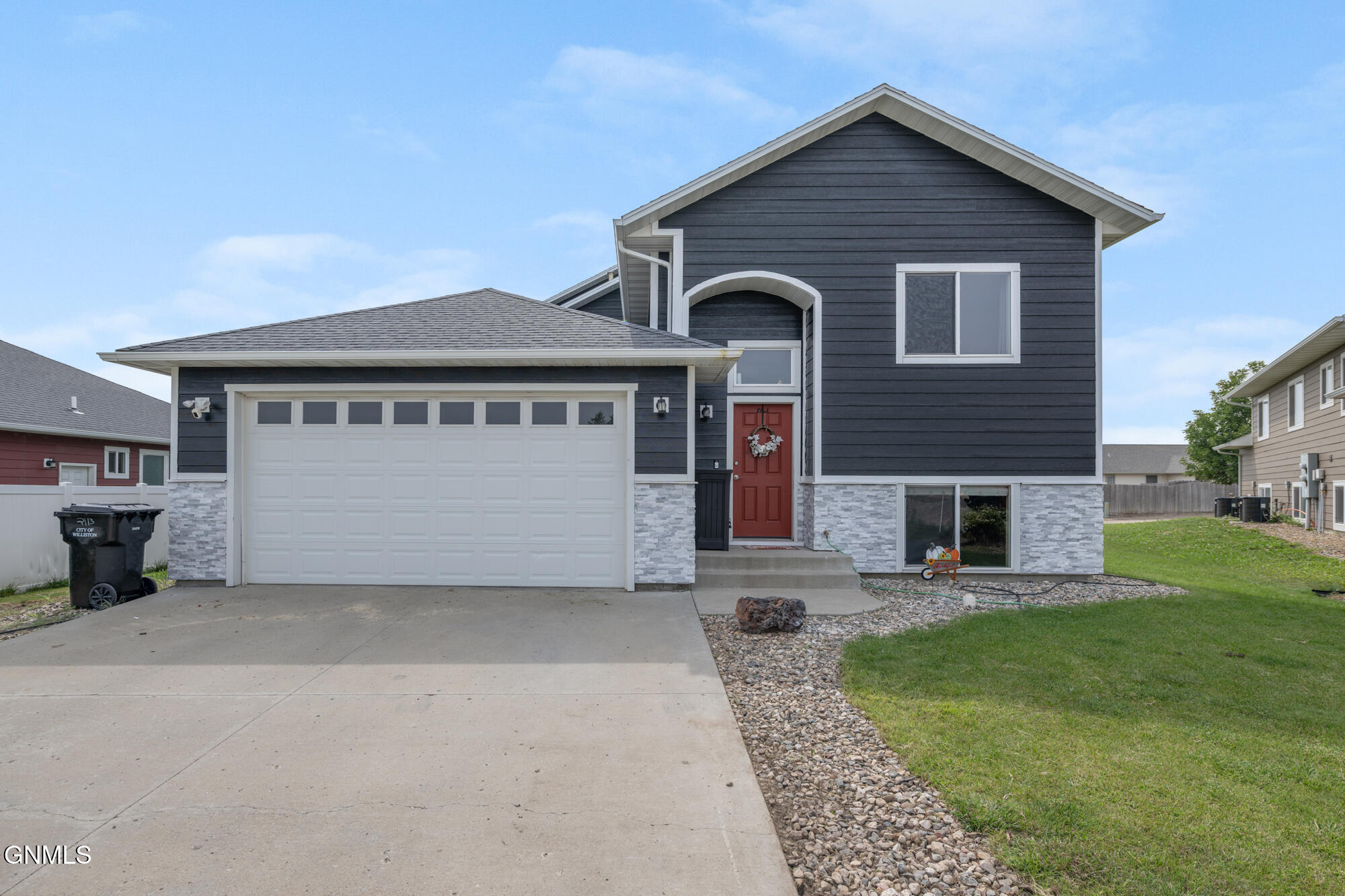 2113 23rd Street W, Williston, ND 58801
