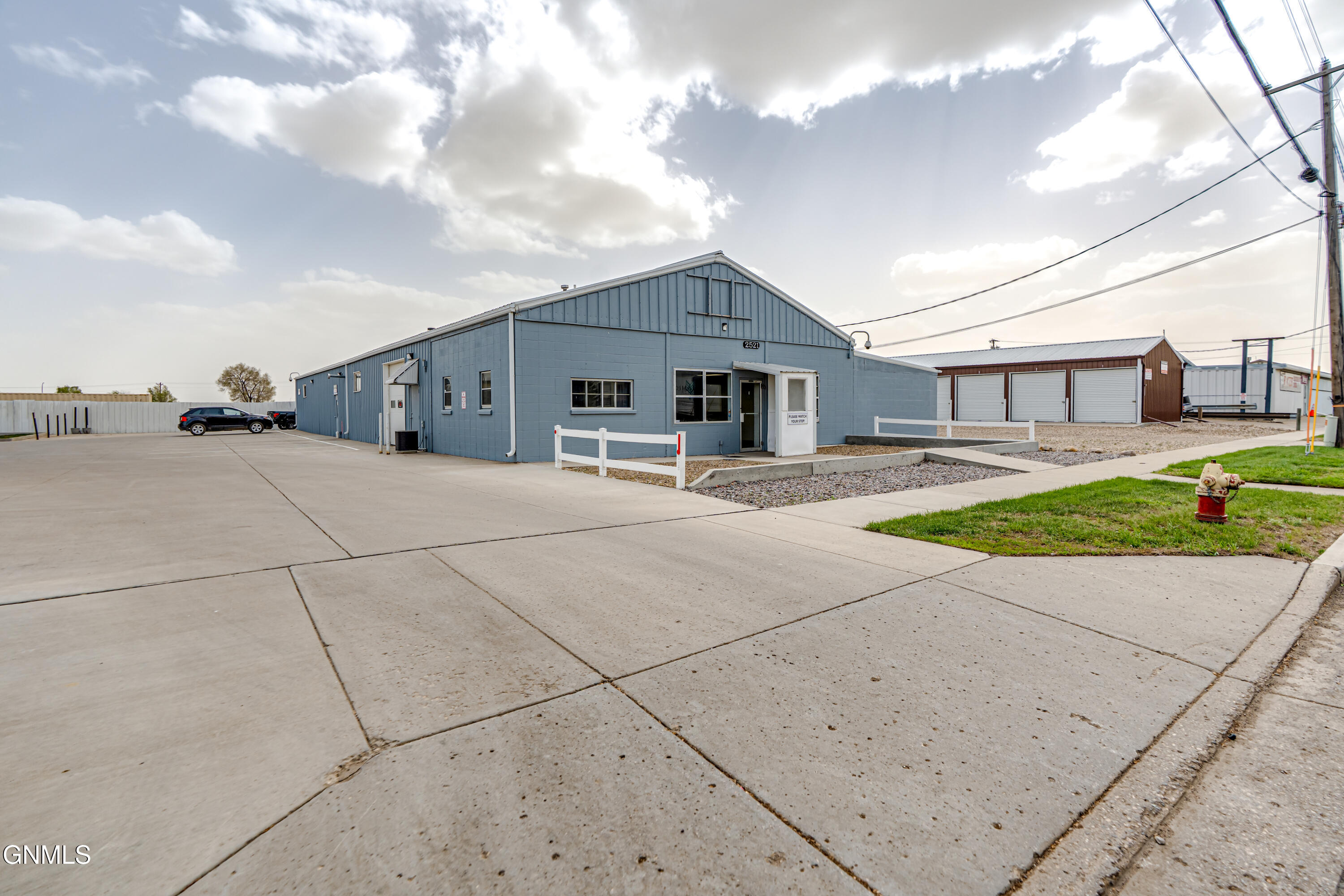 2521 Railroad Avenue, Bismarck, ND 58501