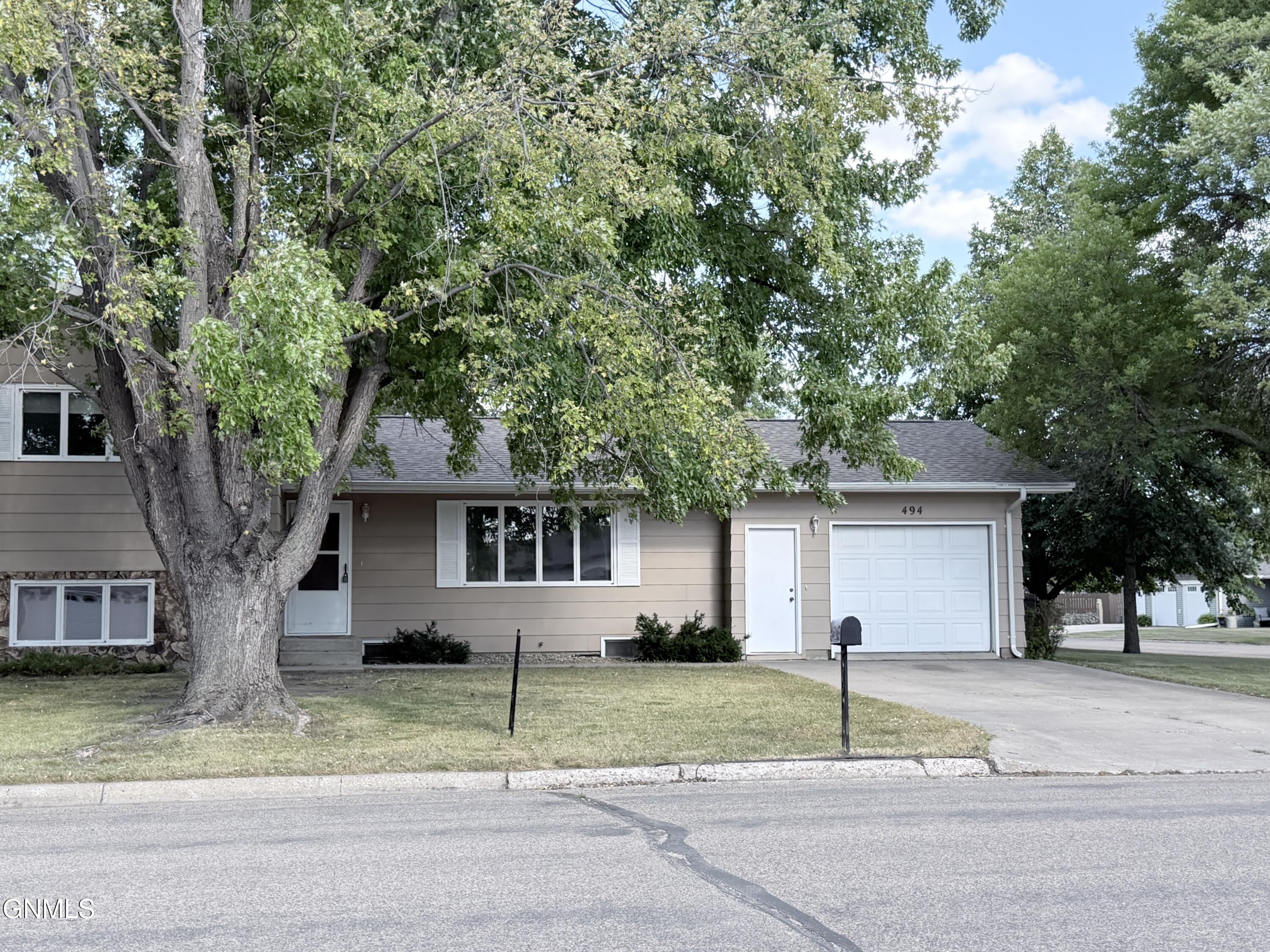 494 Joal Drive, Carrington, ND 58421