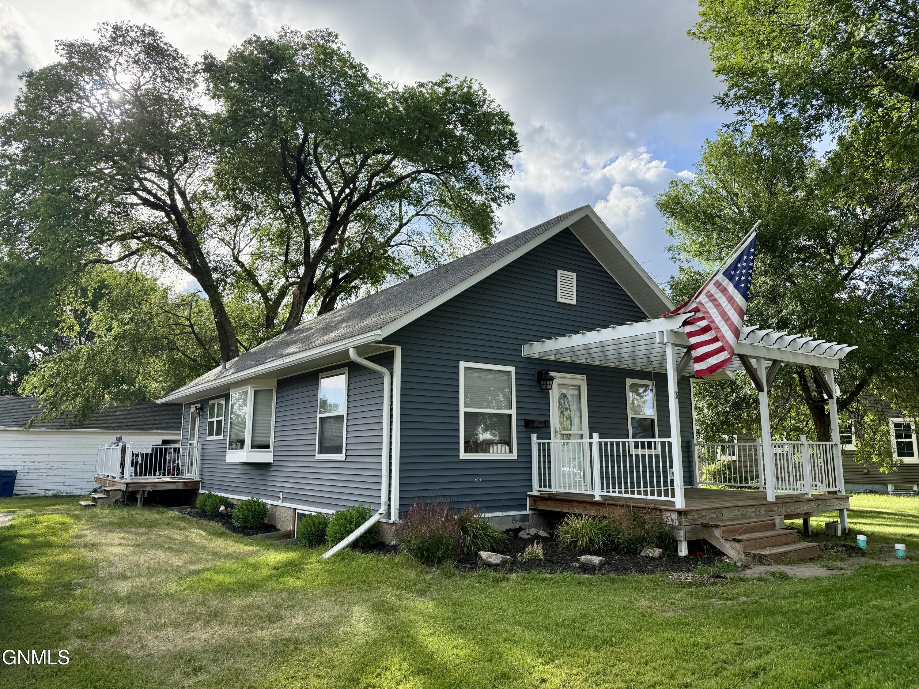 15 10th Street N, Oakes, ND 58474