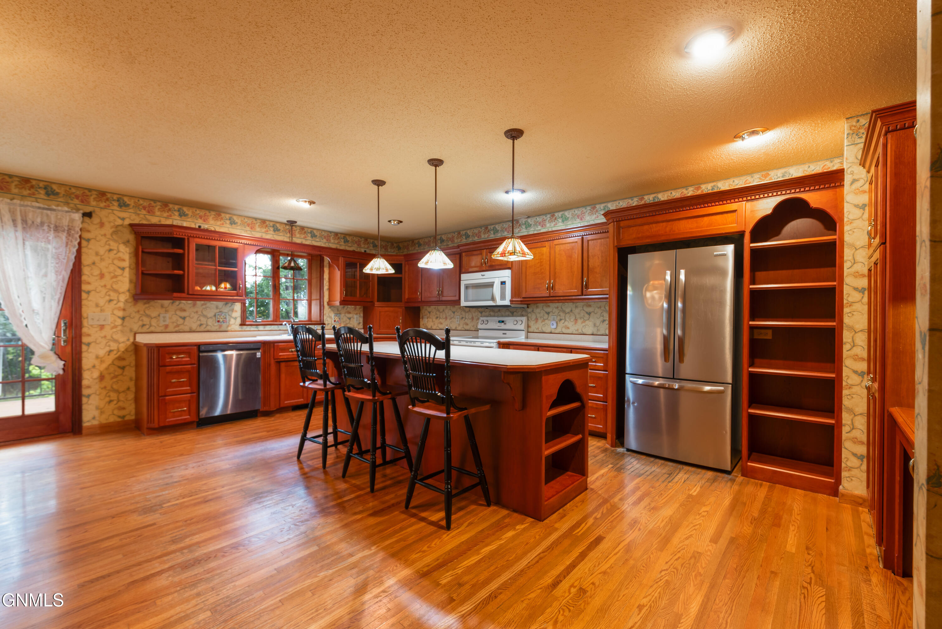 909 Owens Avenue, Bismarck, ND 58501