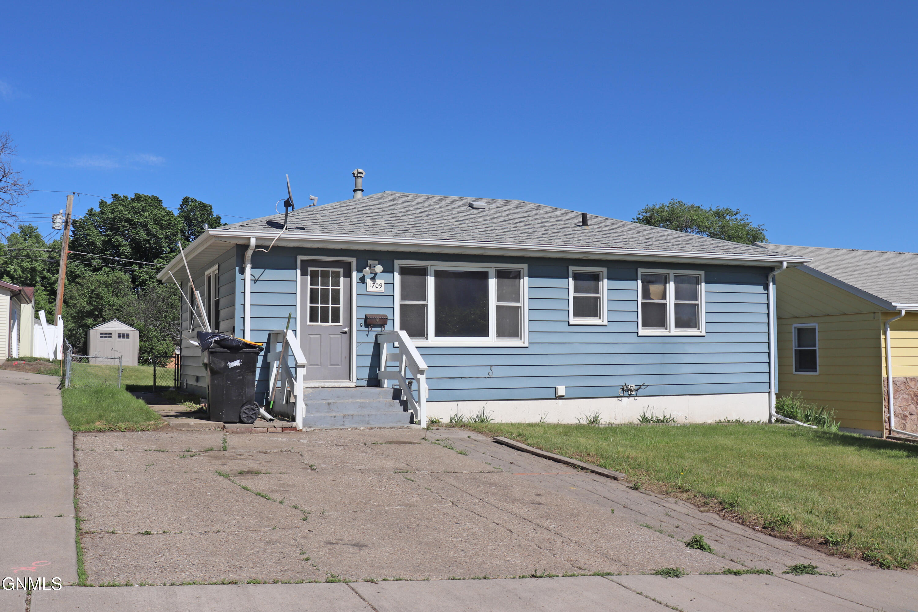 1709 N 14th Street, Bismarck, ND 58501