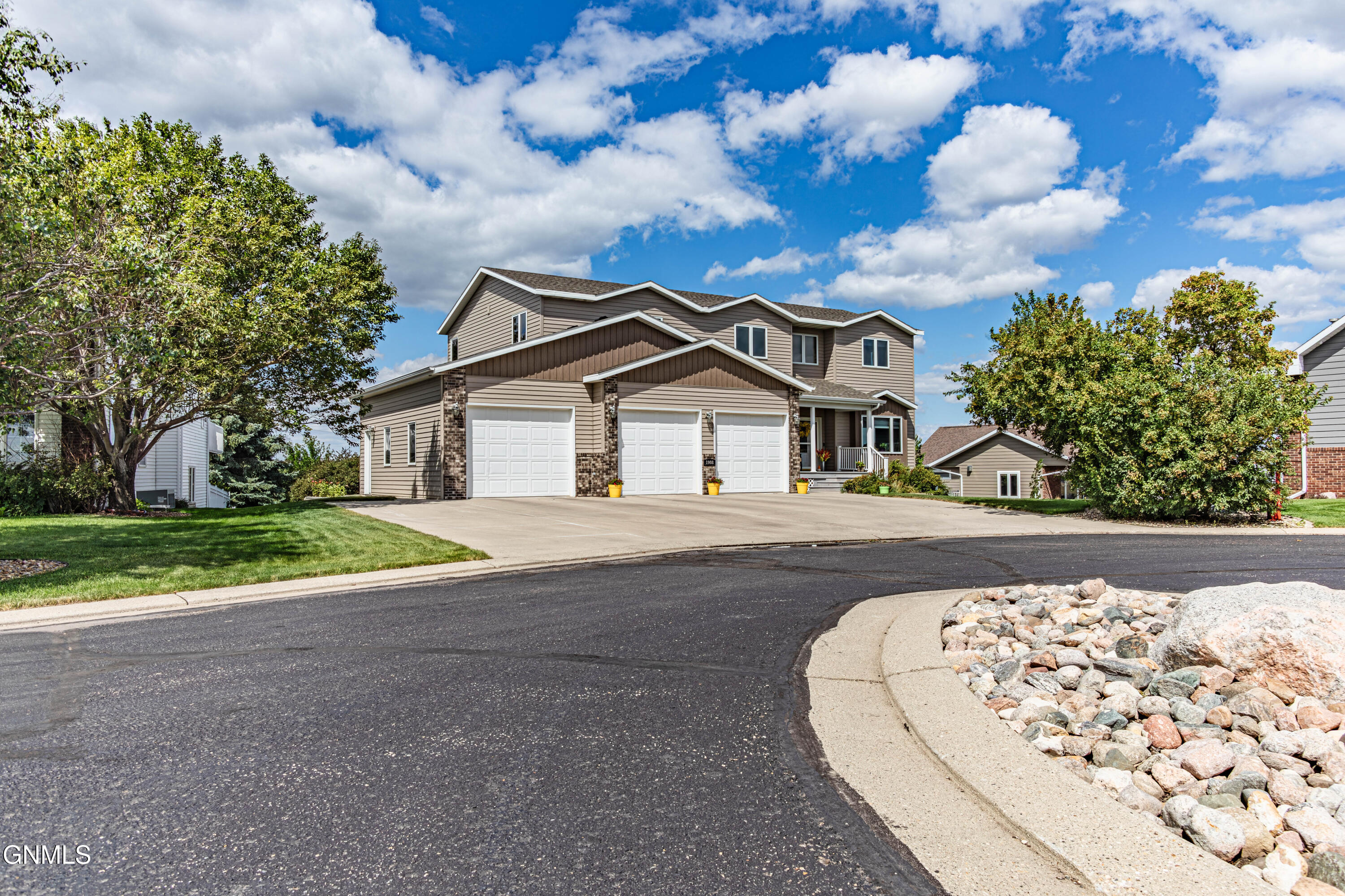 1908 Harding Place, Bismarck, ND 58501
