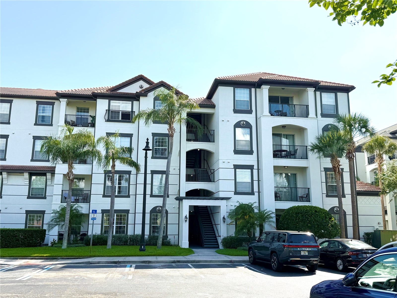 4024 BREAKVIEW DRIVE 105
