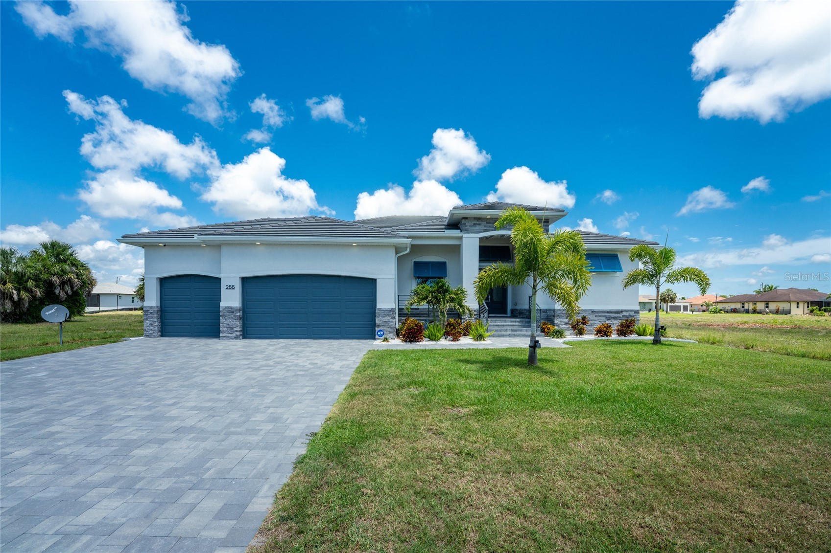255 ROTONDA BOULEVARD S