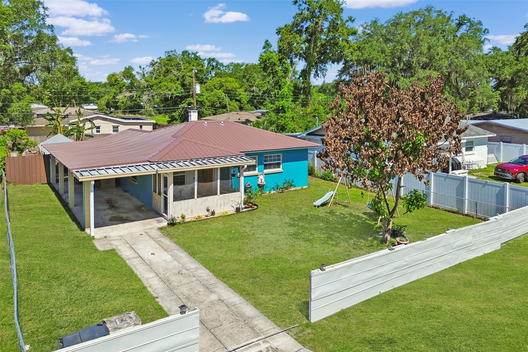 1038 CANAL DRIVE W