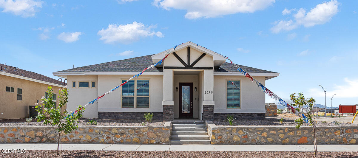 2529 MIKE PRICE Drive, El Paso, TX 79938