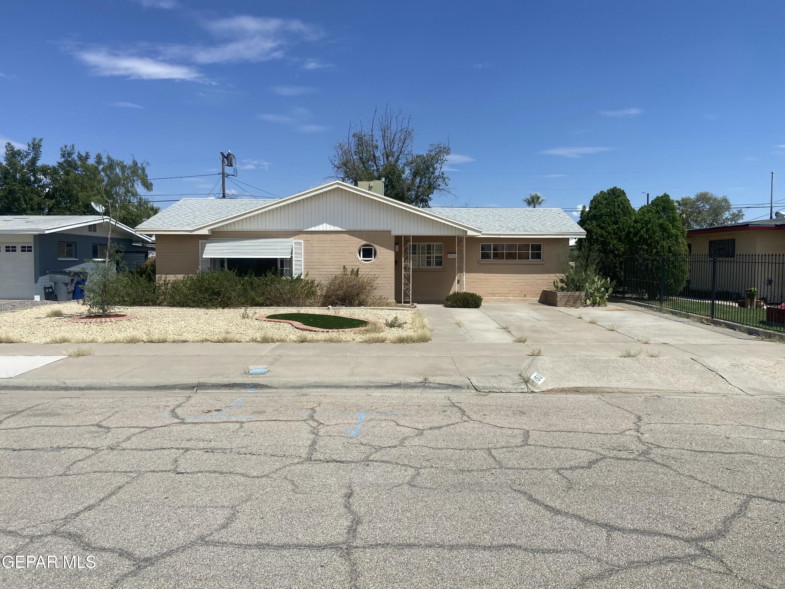 1512 MEADOWVIEW Drive, El Paso, TX 79925