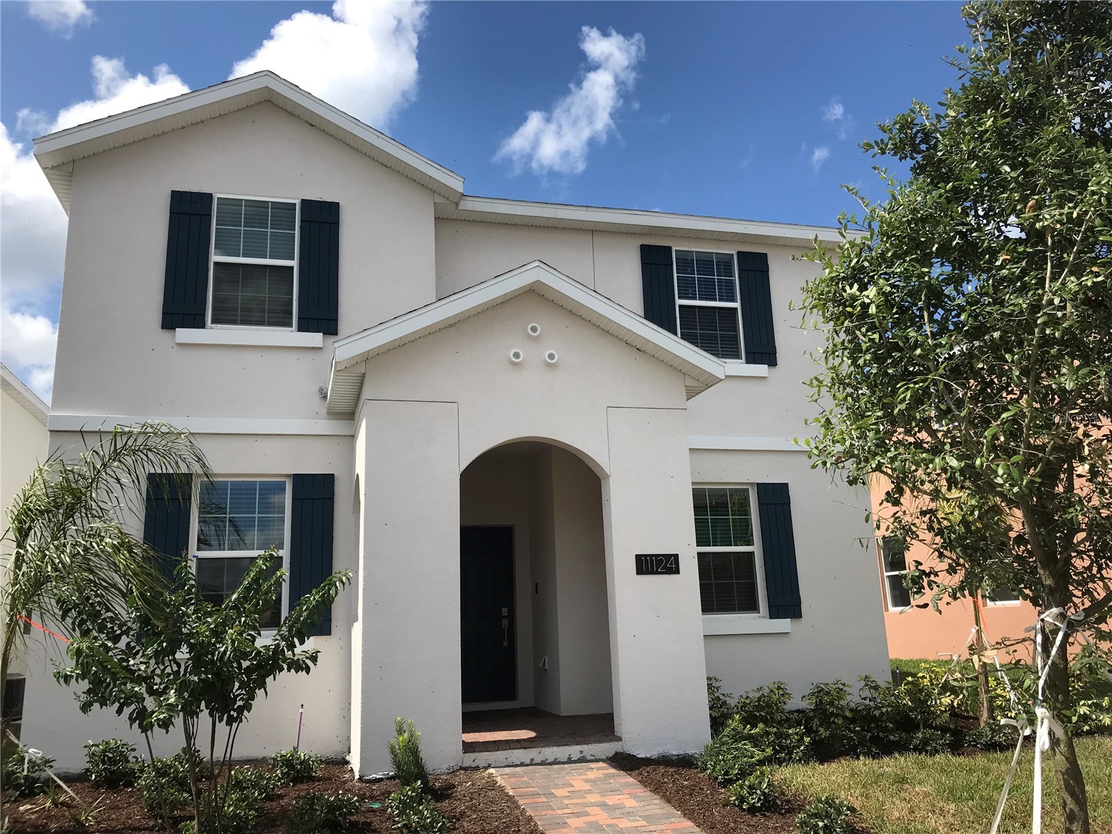 11124 LONGLEAF WOODS DRIVE