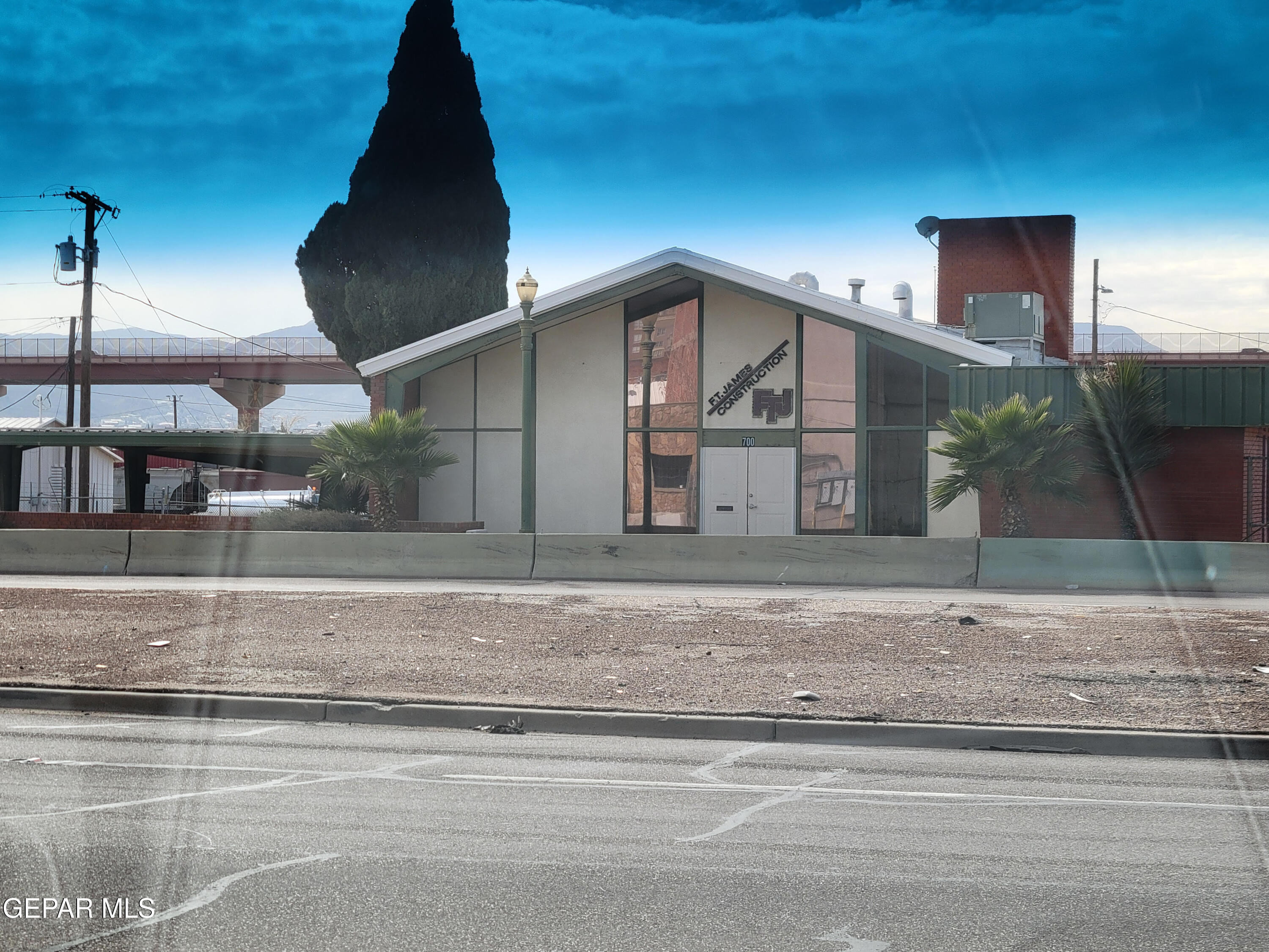 700 W PAISANO Drive, El Paso, TX 79901