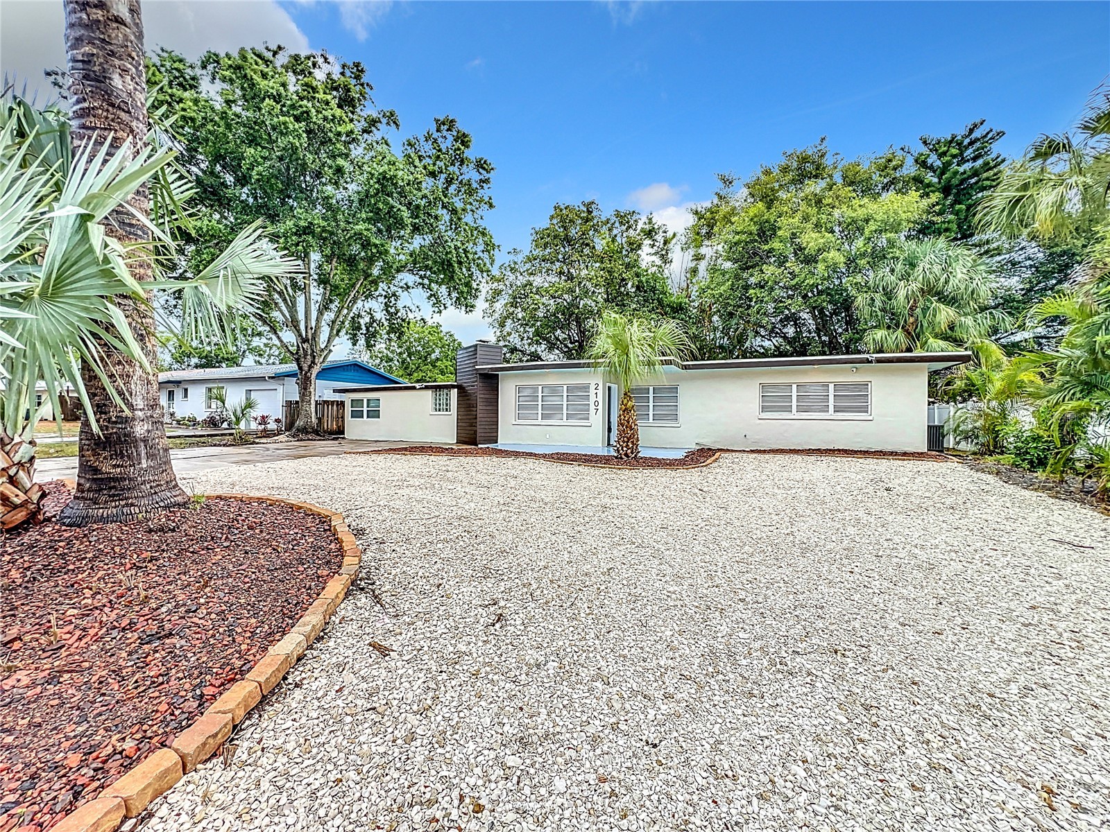 2107 PINE TERRACE